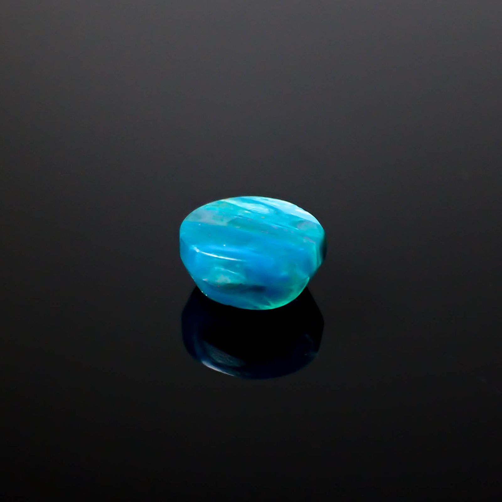 ブルーオパール ペルー産 2.64ct [250430256]9.1x8.8mm前後