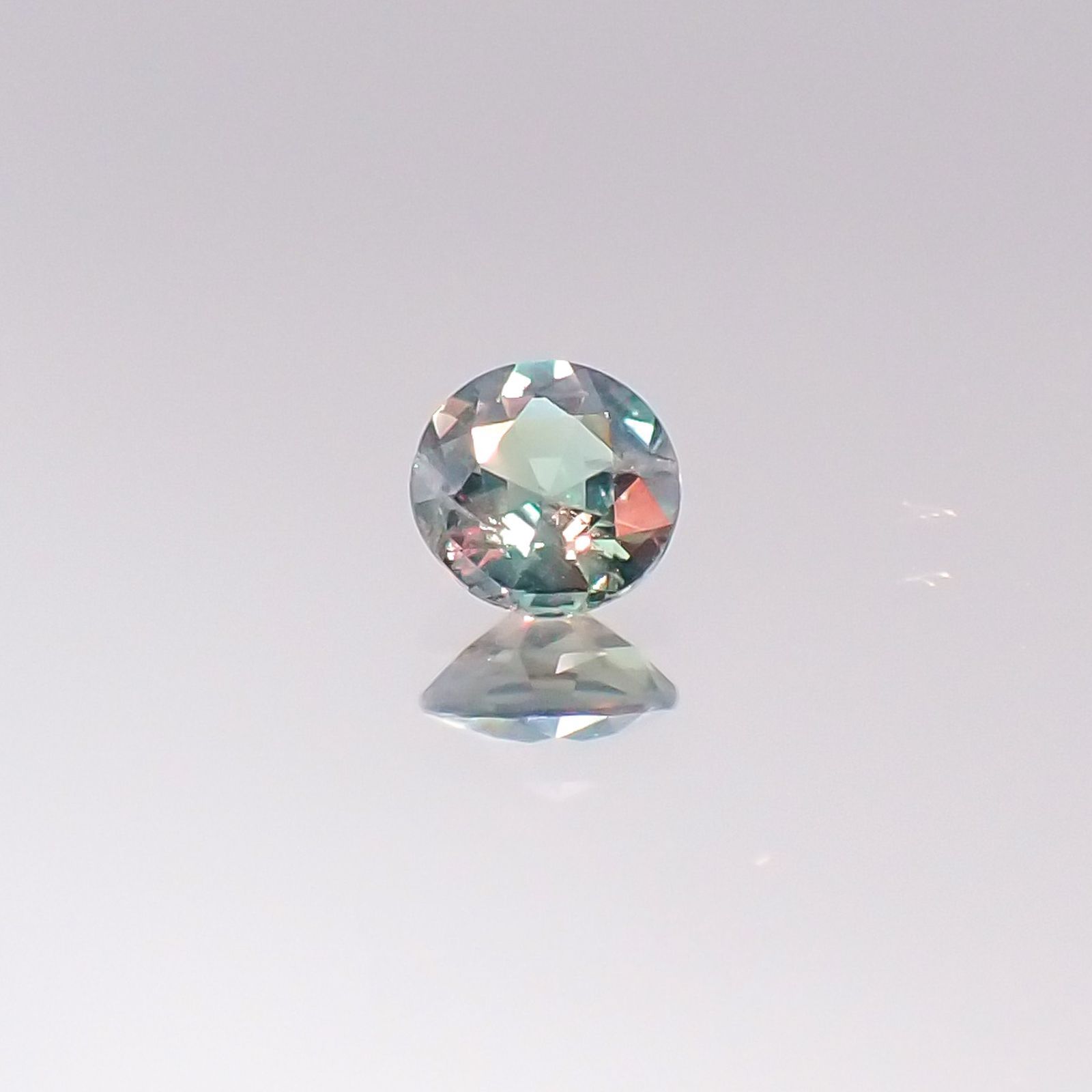 アレキサンドライト(宝石名アレキサンドライト) ブラジル産 0.17ct 識別済[20095538]3.5×3.5mm前後
