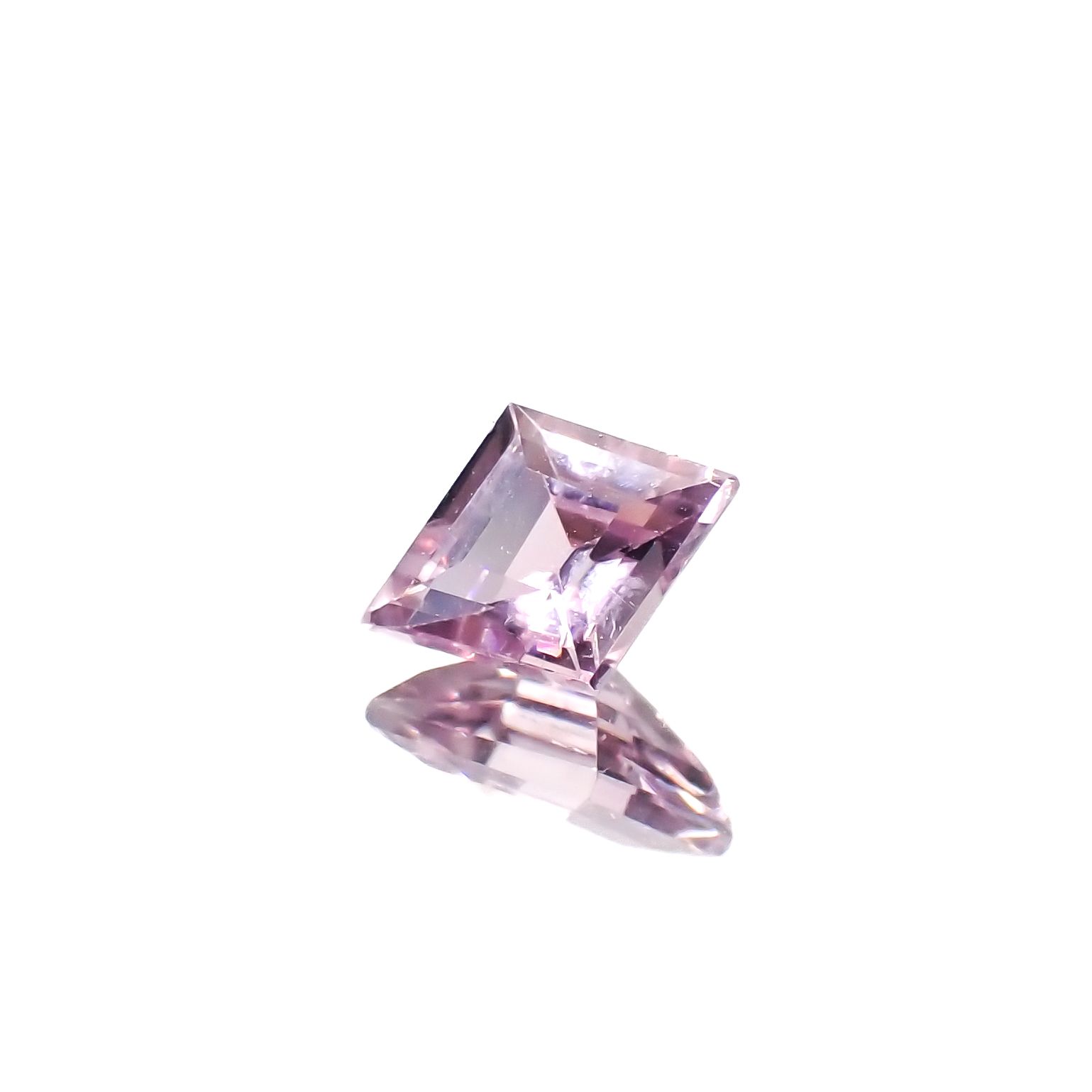 ◇カスタムカット◇カラーシフト ピンクダイアスポア アフガニスタン産 0.74ct[240326992]7.7x5.9mm前後