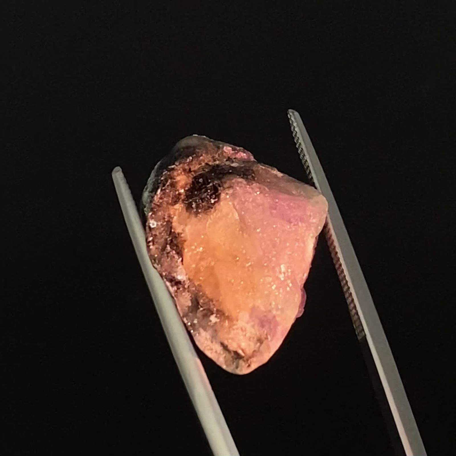 アレキサンドライト 原石 ロシア産 18.41ct / 21.8x15mm前後