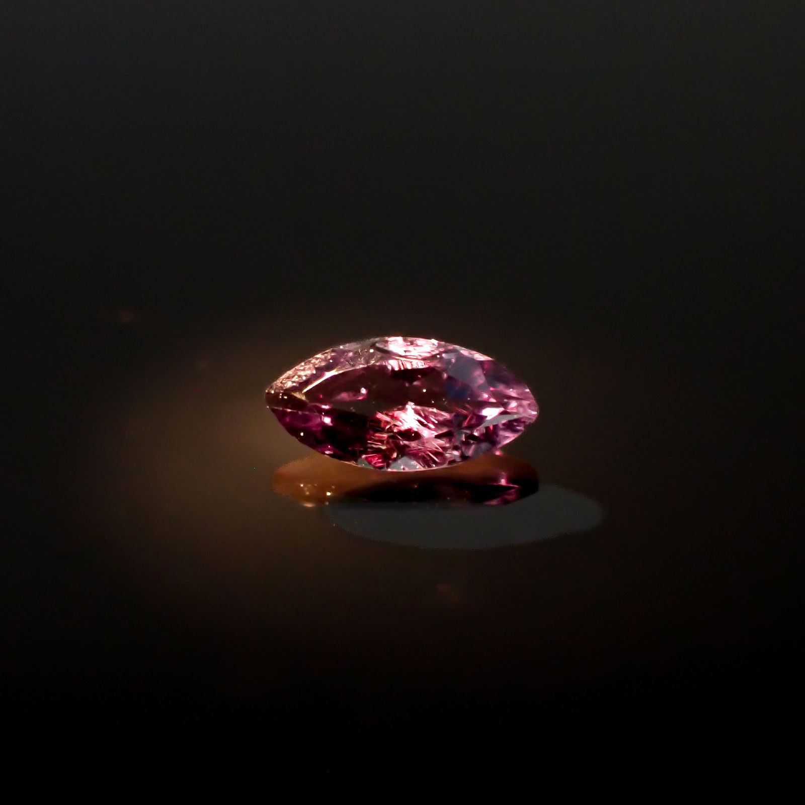 ベキリーブルーガーネット（カラーチェンジガーネット アレキタイプ） マダガスカル・ベキリー産 0.17ct[240628283]5.1x2.5mm前後