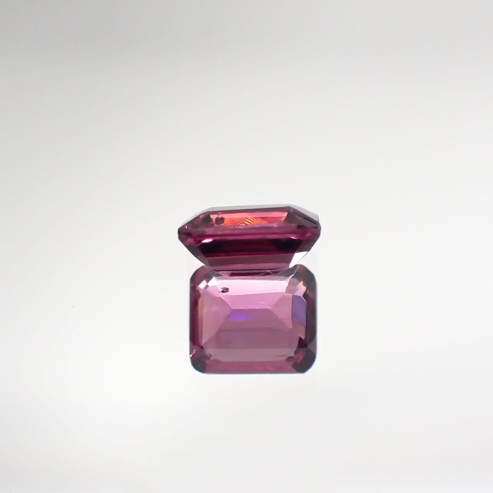 マラヤガーネット(宝石名ガーネット) タンザニア産 1.27ct 識別済[210711878]6.4×5.4mm前後