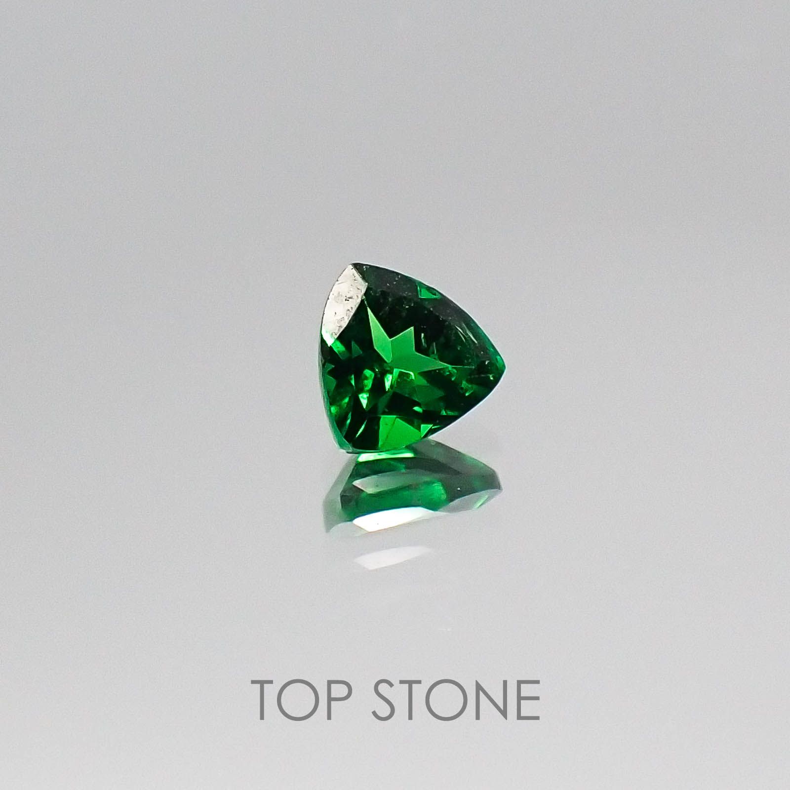 ツァボライト タンザニア産 ルース 0.21ct[20073746]3.9×3.9mm前後