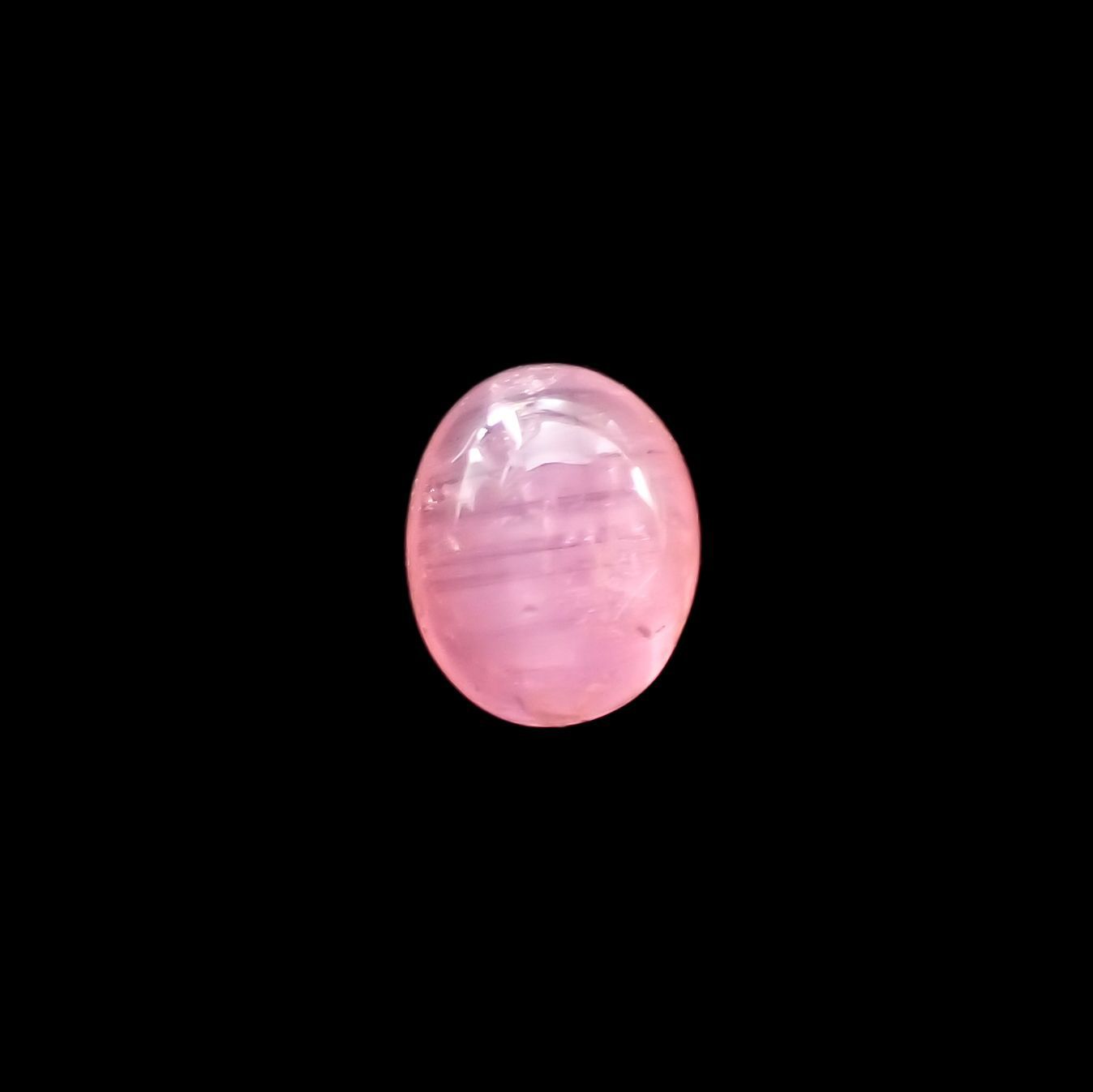 ペツォッタイトキャッツアイ(ラズベリル)(宝石名ペツォッタイト・キャッツアイ)マダガスカル産 0.577ct ソ付(彩珠)[220114348]5.4x4.4mm前後