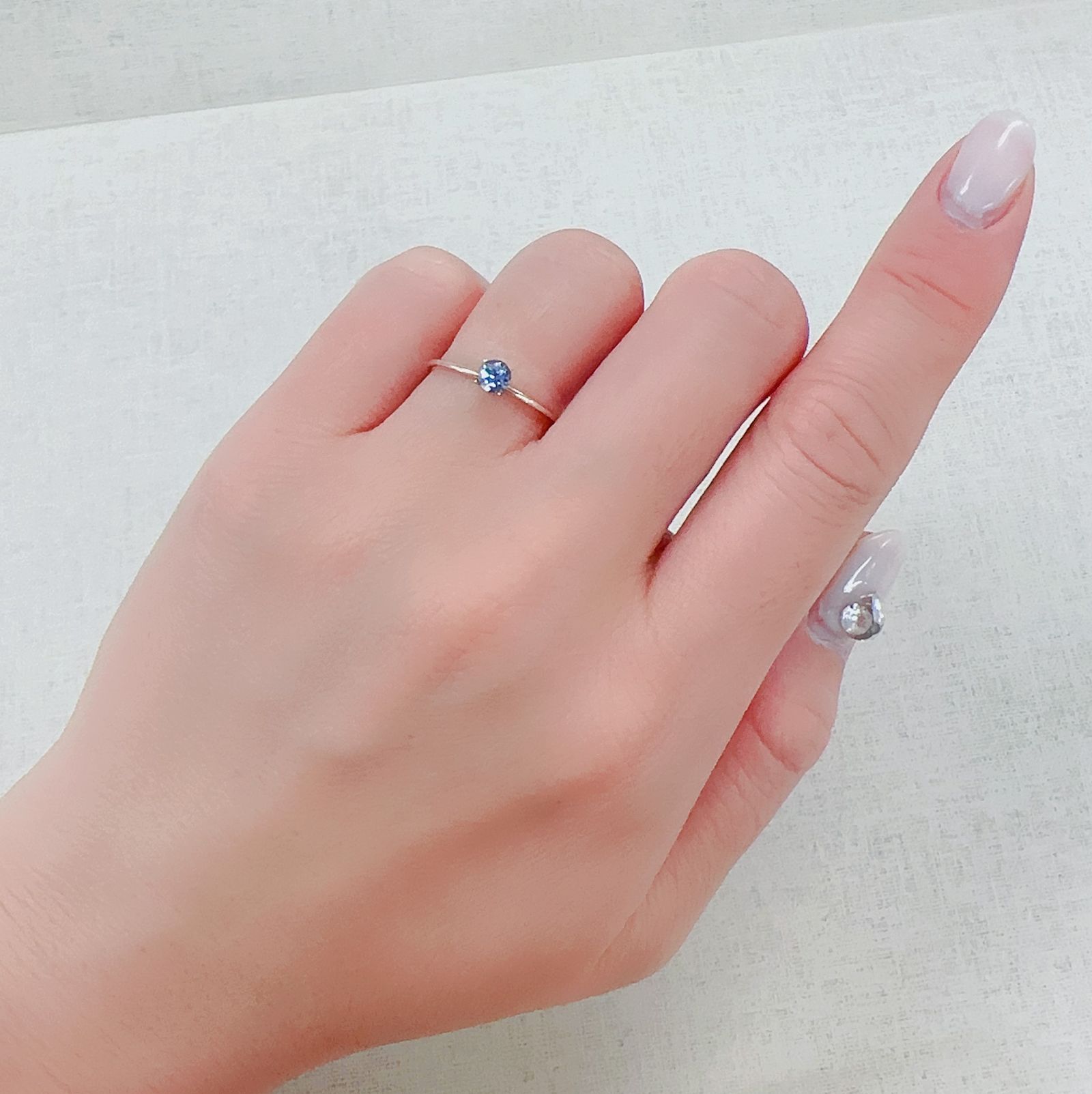 モンタナサファイア(宝石名サファイア)アメリカ・モンタナ州産 0.28ct 識別済[230321279]3.8x3.7mm前後