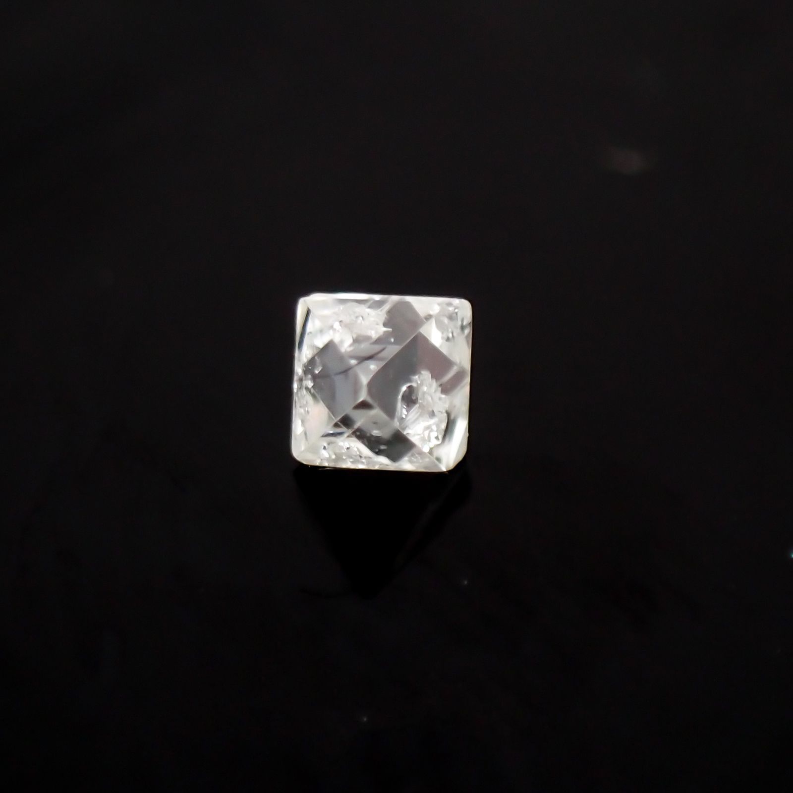 ソーヤブルダイヤモンド 原石 ロシア産 ルース 0.047ct[210410552]2.4×2.3mm前後