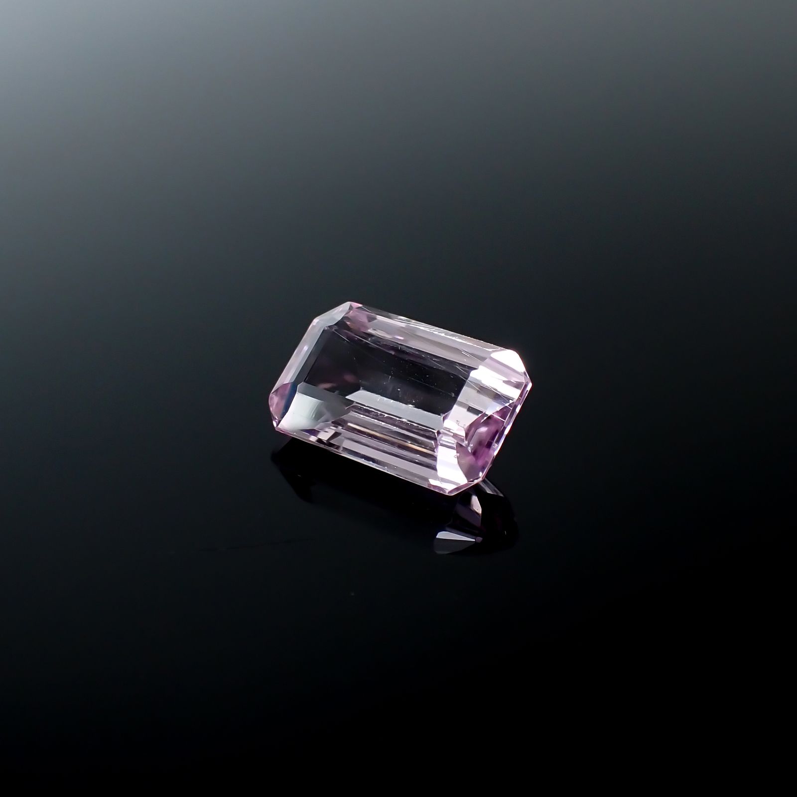 クンツァイト アフガニスタン産 5.71ct[231224713]13.1x8.3mm前後