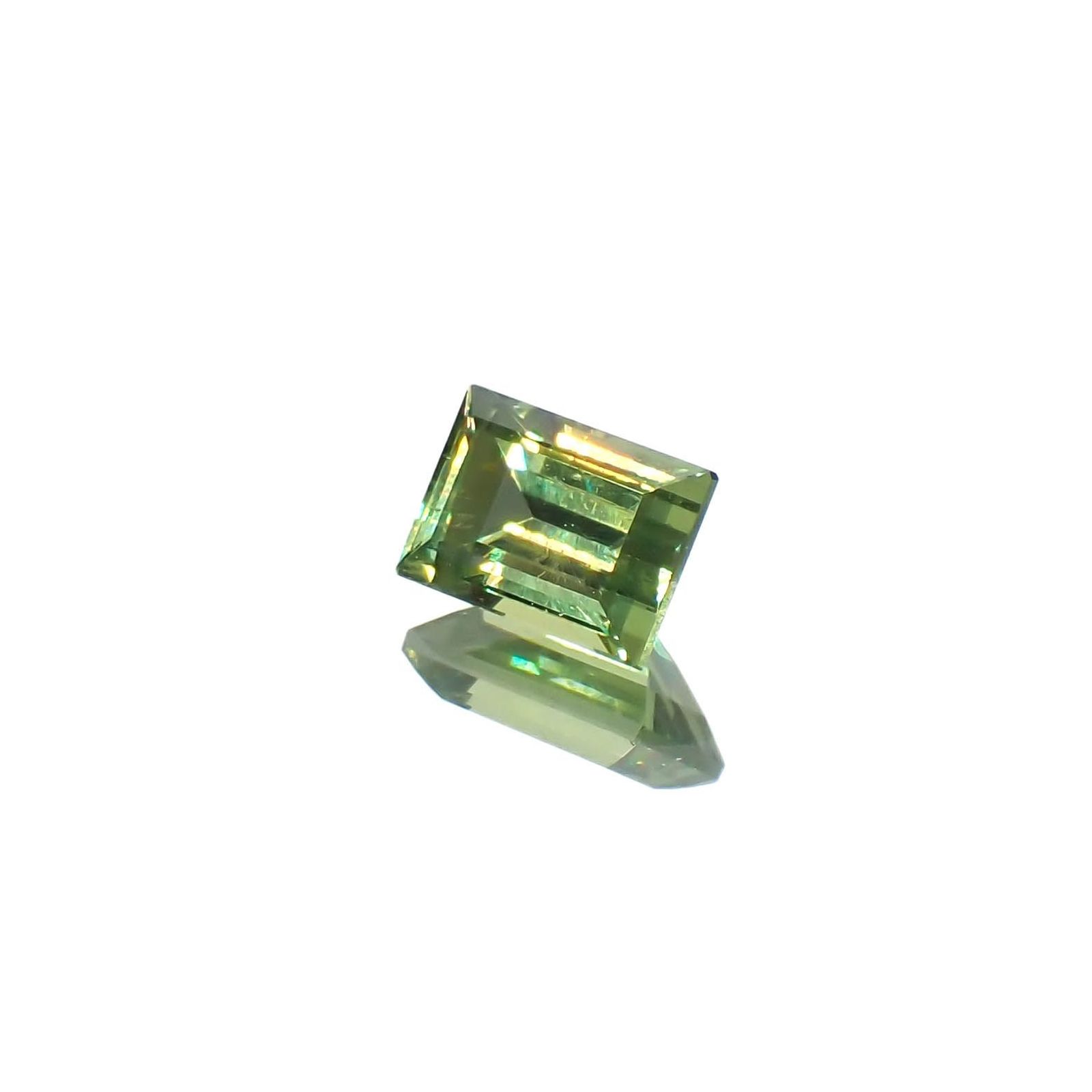 デマントイドガーネット ロシア産 0.65ct / 5.5x3.8mm前後 [231224555]