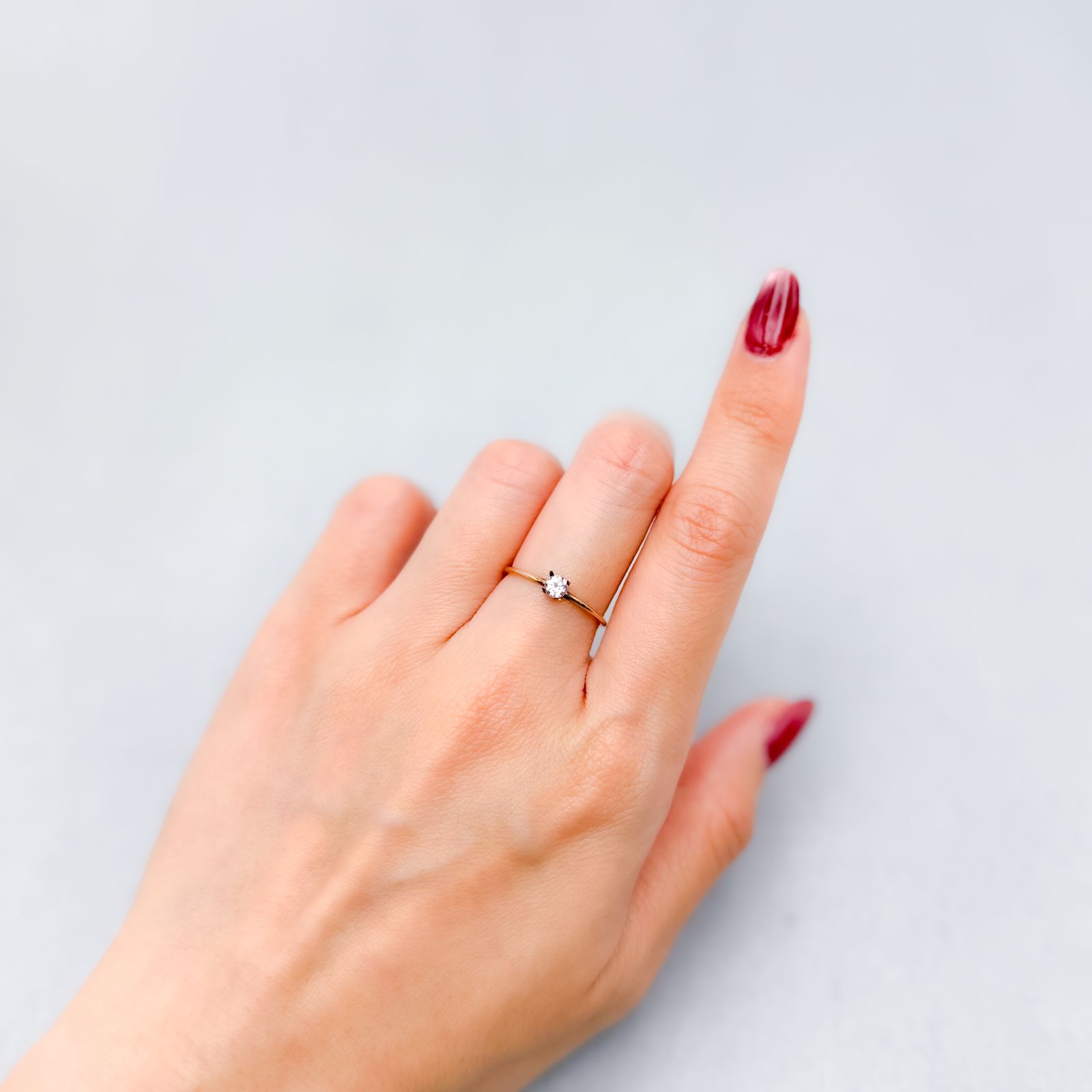 ドラゴンガーネット タンザニア産 0.19ct [250330043]3.5x3.4mm前後