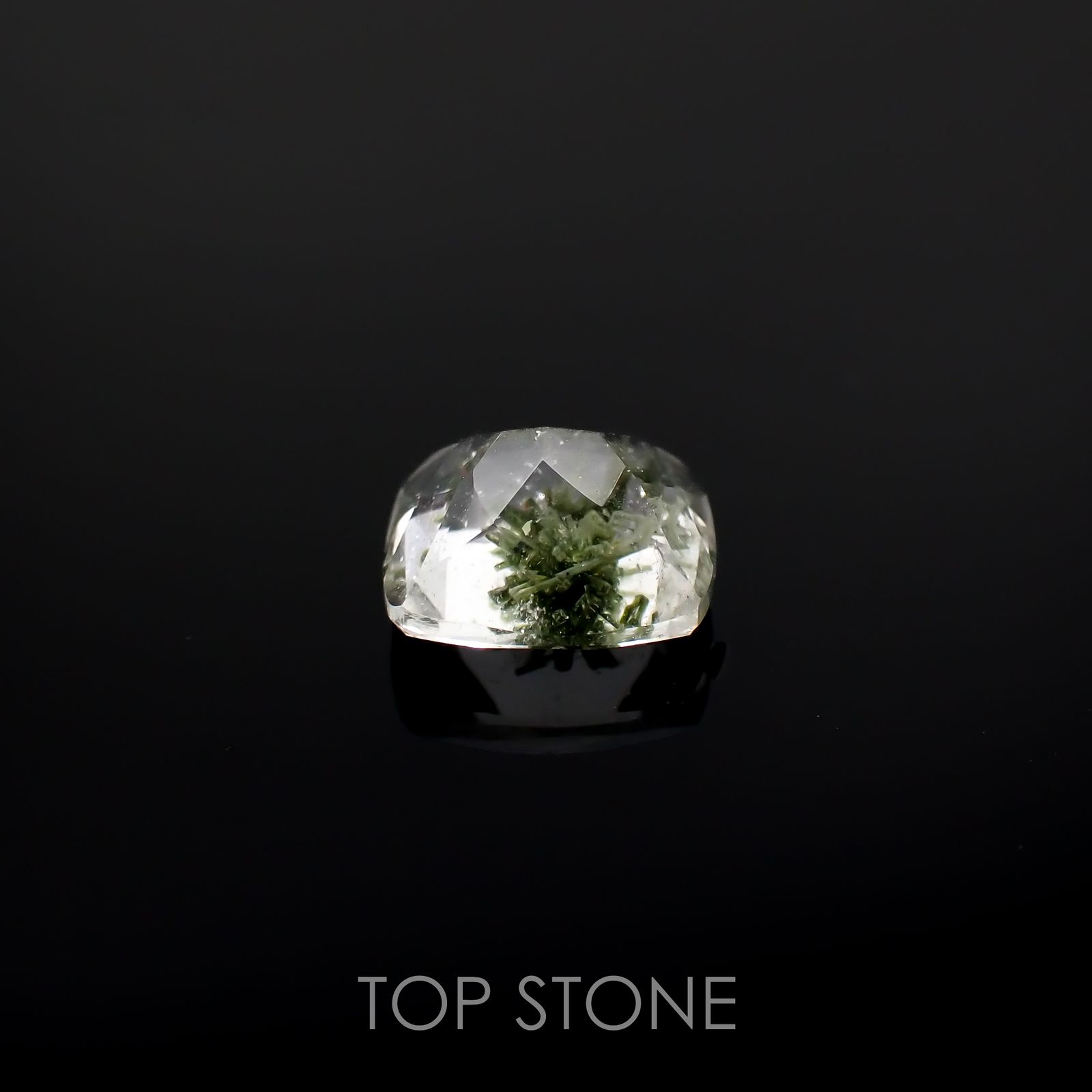 ヘデンベルジャイトインクォーツ インドネシア産 1.28ct[220917832]7.1x6.2mm前後