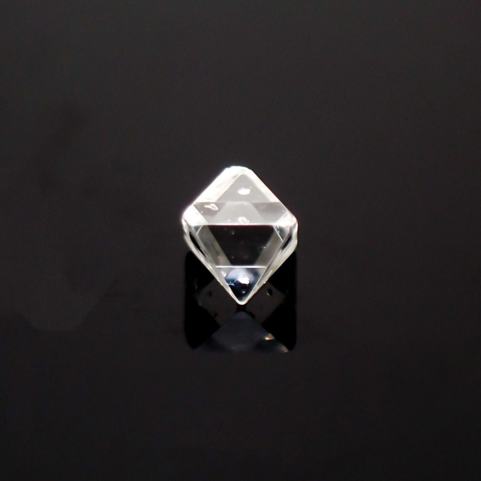 ソーヤブルダイヤモンド 原石 ロシア産 ルース 0.047ct[210410551]2.4×2.3mm前後