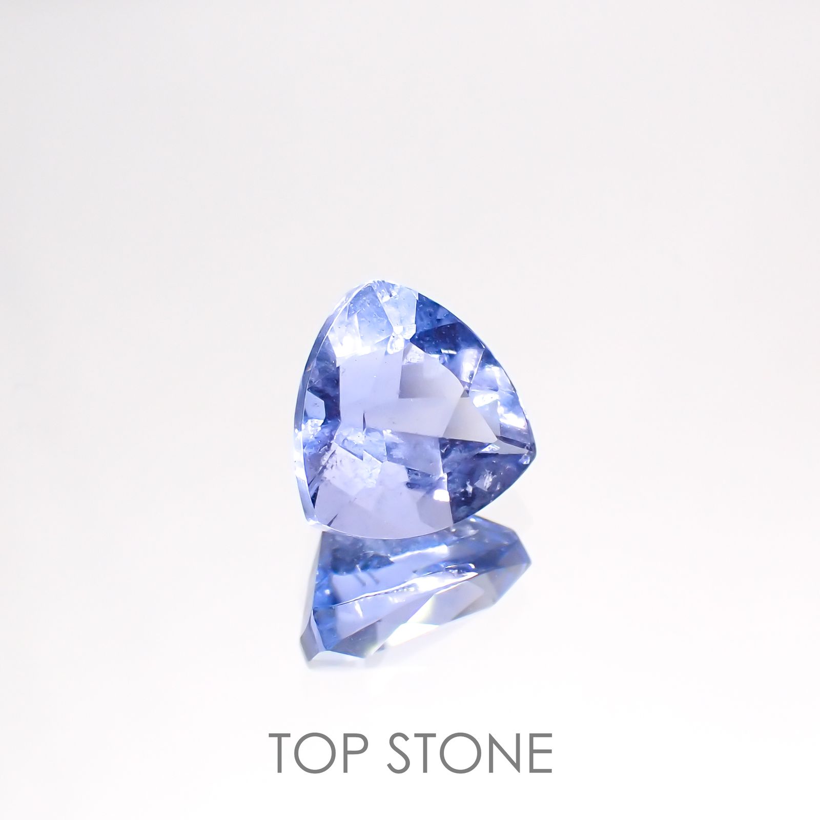 カラーチェンジフローライト(宝石名ブルー・フルオライト)ブラジル産 2.25ct 識別済[220114239]8.1x8.1mm前後