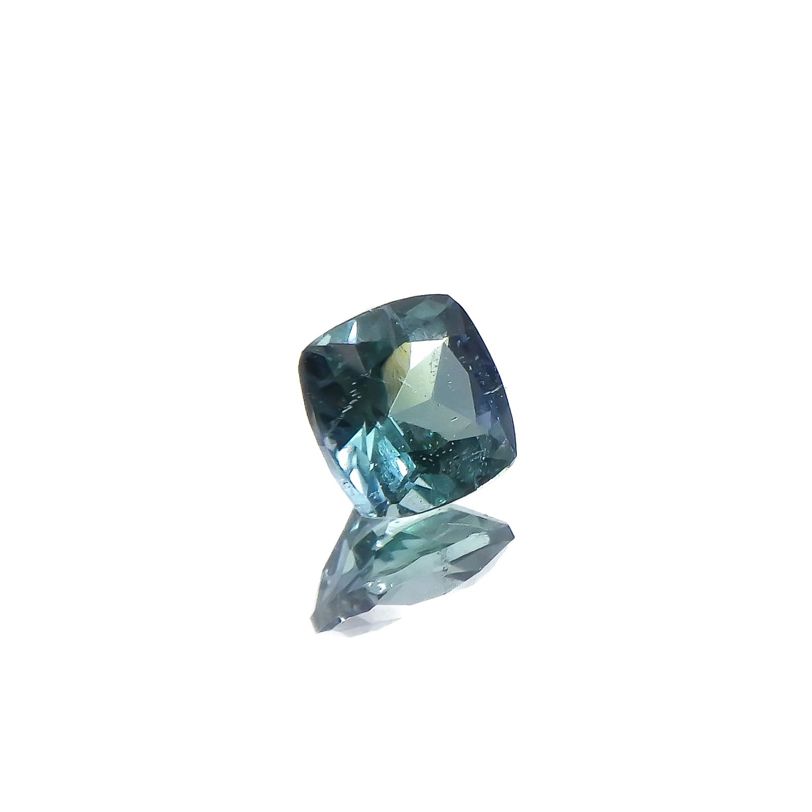 ブルーグリーンコーネルピン タンザニア産 0.32ct[231224506]4x4mm前後