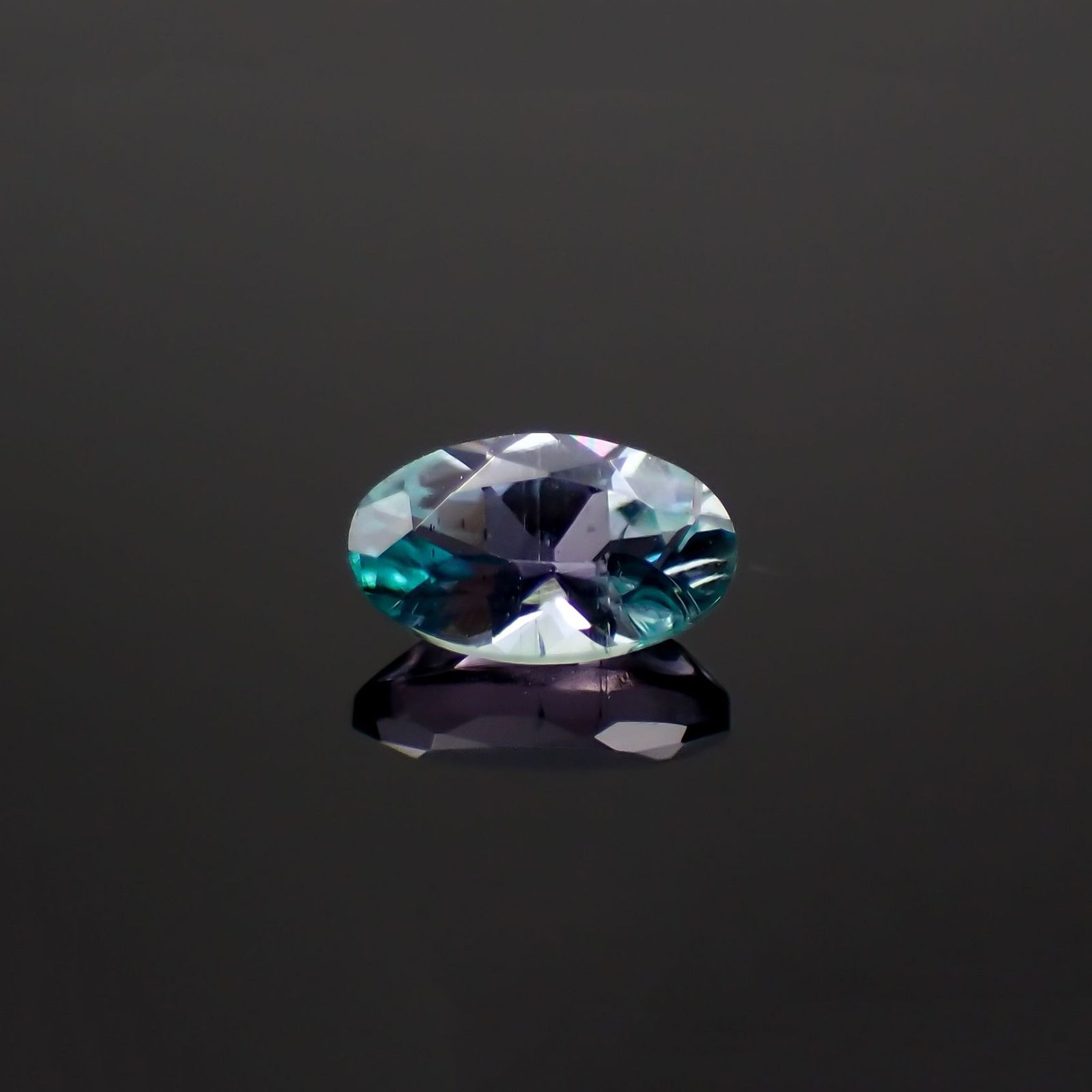 ブルーコーネルピン(宝石名コーネルピン)タンザニア産 識別済 0.26ct / 5x2.9mm前後 [251019225]