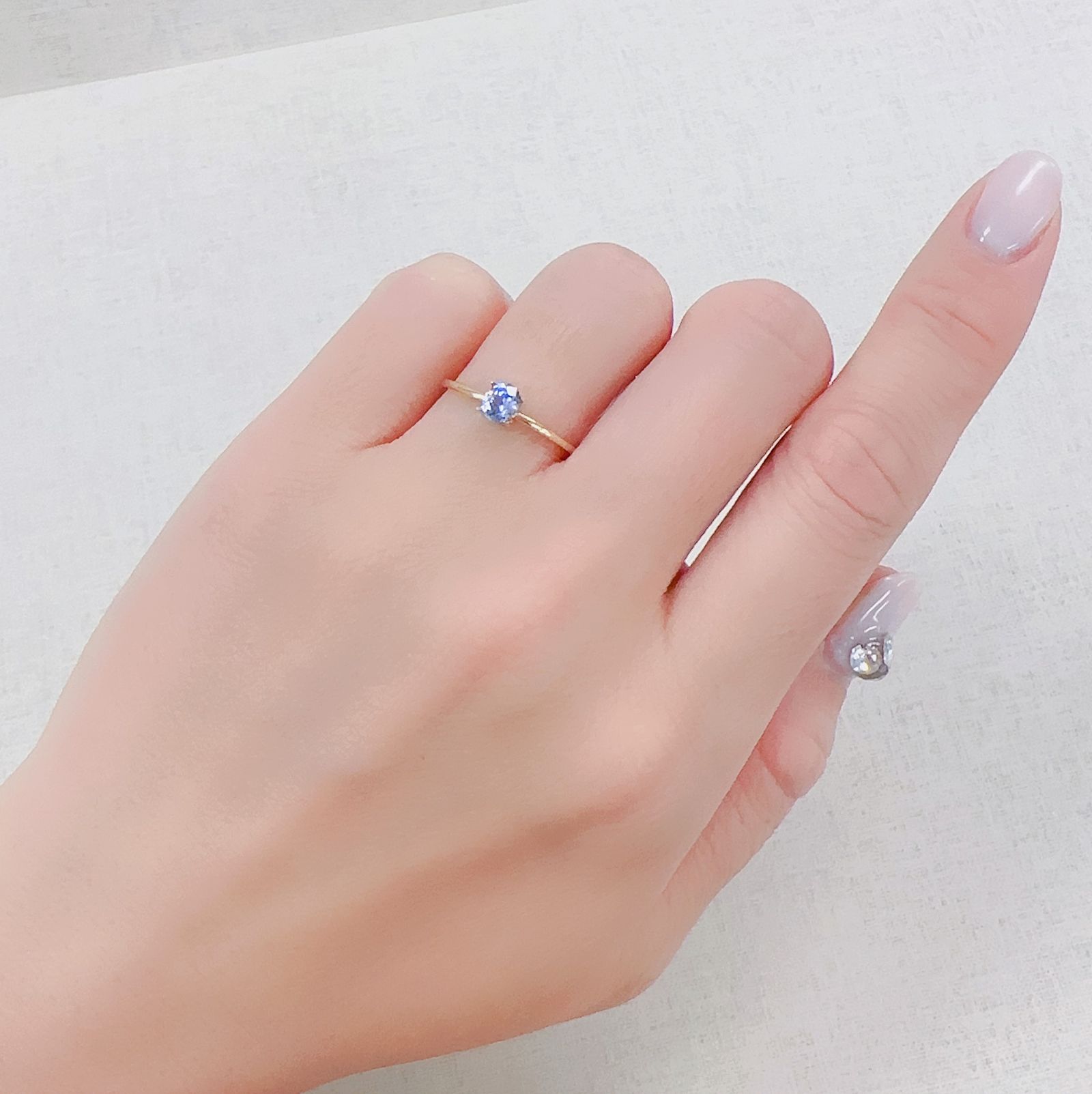 アイスブルーサファイア(宝石名サファイア)スリランカ/マダガスカル産 0.37ct 識別済[230421399]4.6x3.9mm前後