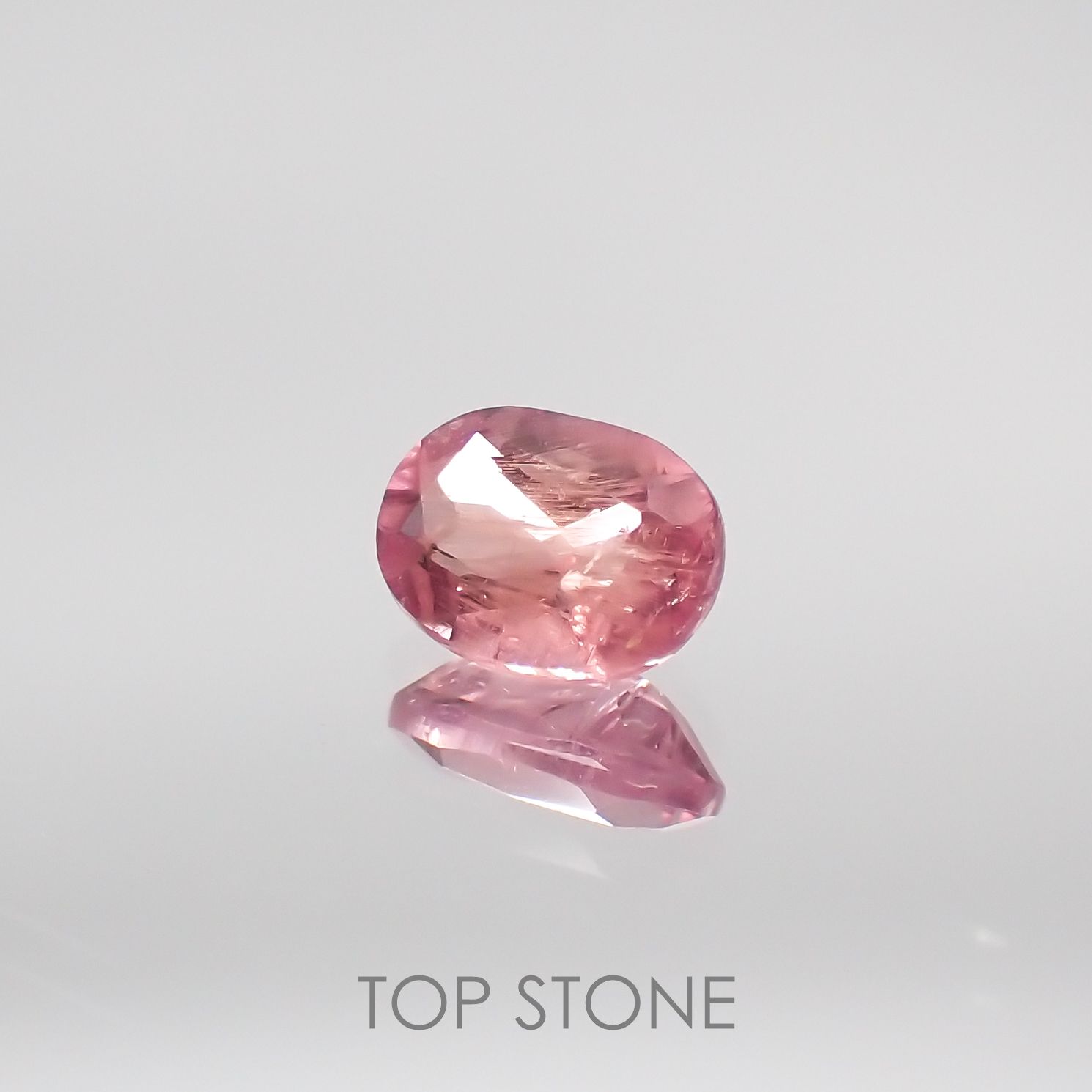 ペツォッタイト(ラズベリル) マダガスカル産 ルース 0.17ct[210611209]4.1×3mm前後