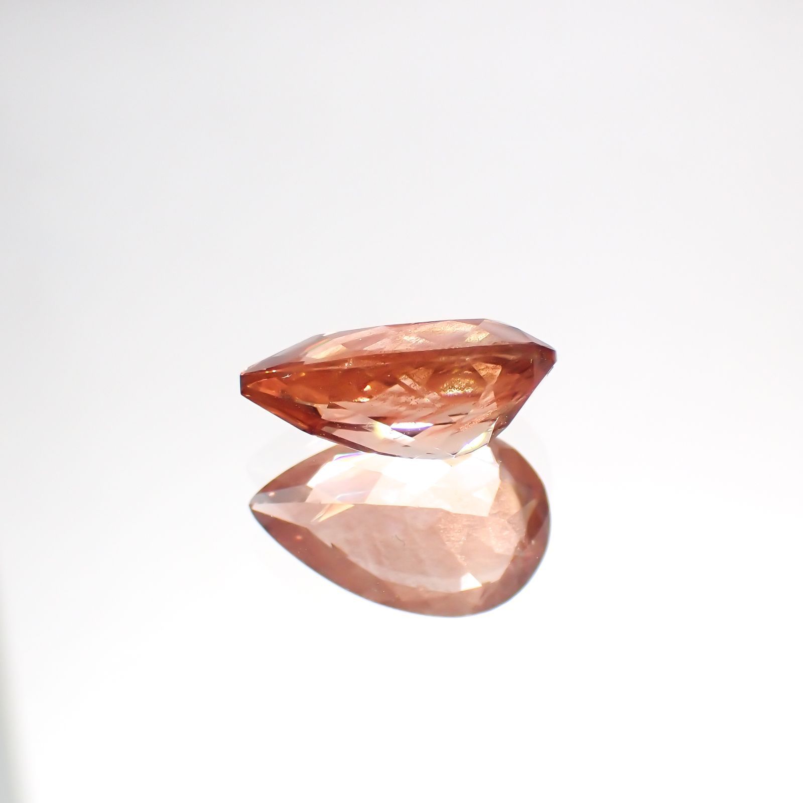 オレゴンサンストーン(宝石名ラブラドライト)アメリカ・オレゴン州産 1.66ct 識別済[230622270]10.5x6.7mm前後