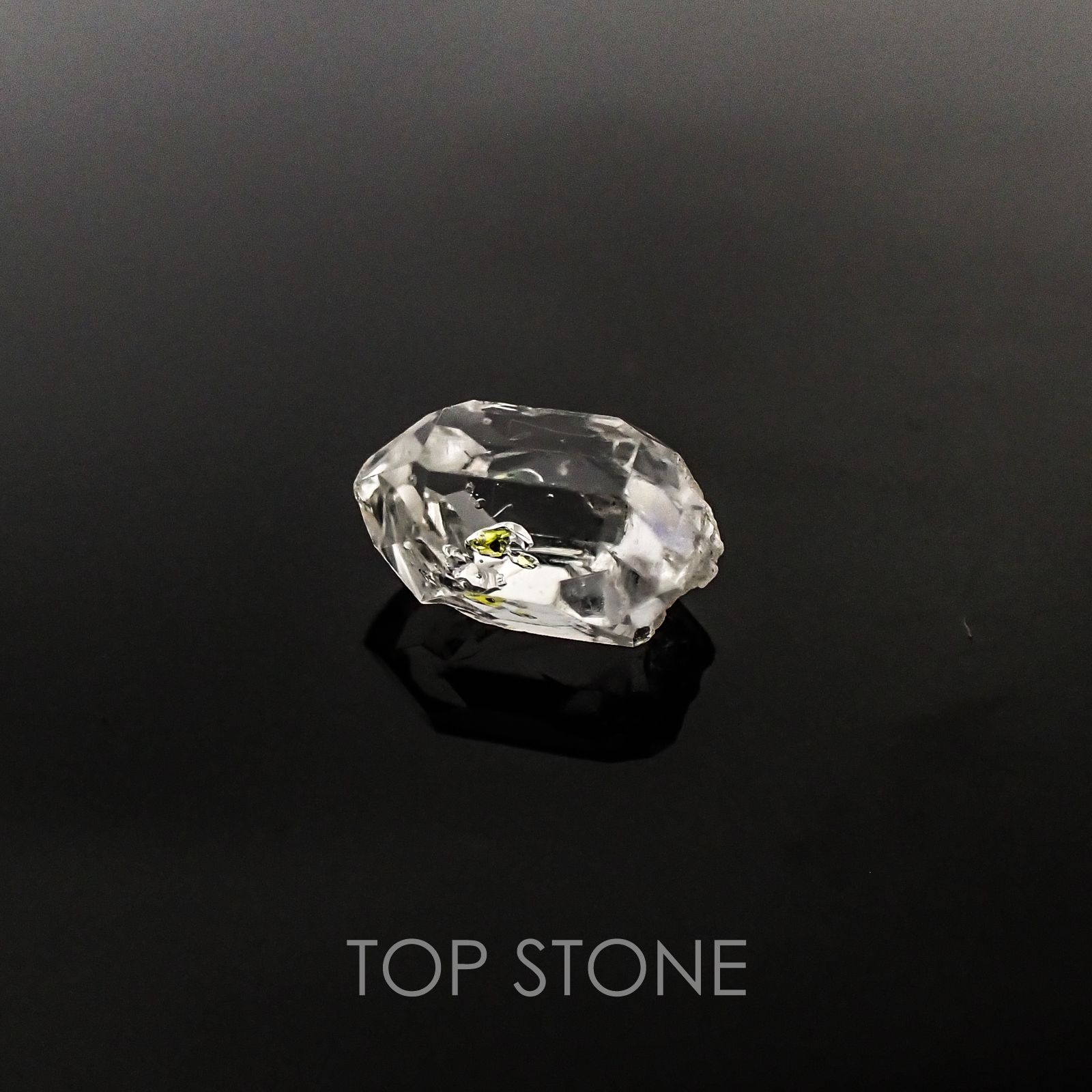 オイルインクォーツ パキスタン産 原石・結晶 2.54ct[20117534]10.5×7.1mm前後