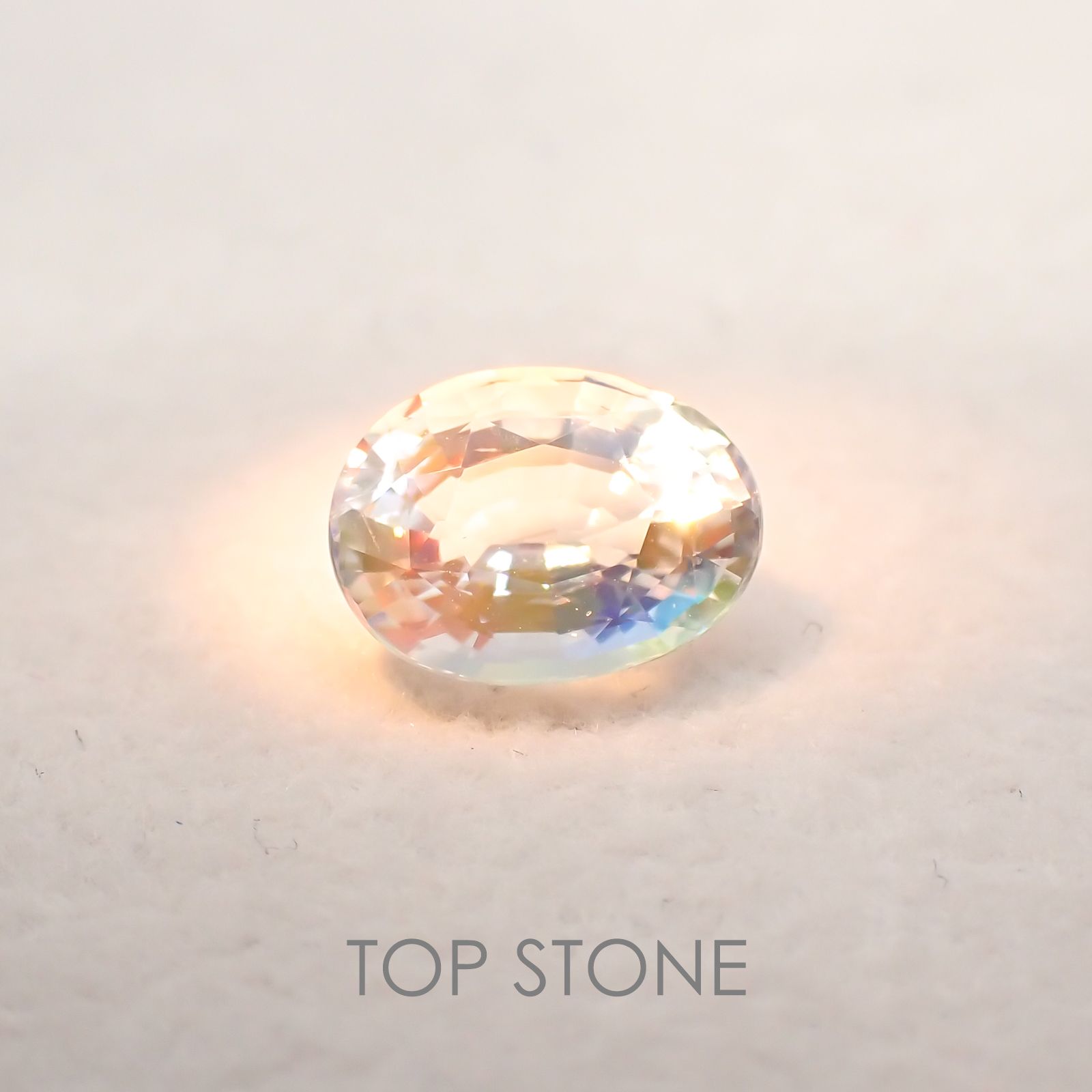 レインボームーンストーン(アンデシンラブラドライト) マダガスカル産 ルース 1.37ct[210310394]8.1×6.1mm前後