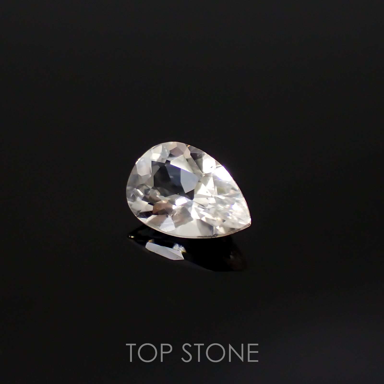 フェナカイト(宝石名フェナカイト)ロシア産 0.78ct 識別済[220515730]8x5.4mm前後