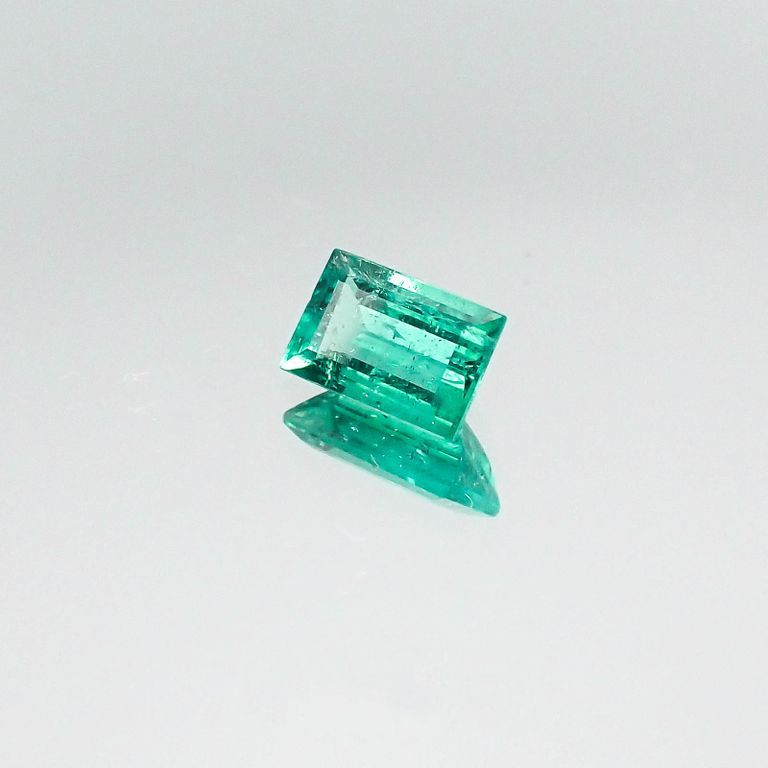 パライバトルマリン(宝石名トルマリン/別名パライバ・トルマリン) ブラジル産 0.414ct ソ付(宝貴協)[20052686]5.4×3.5mm前後