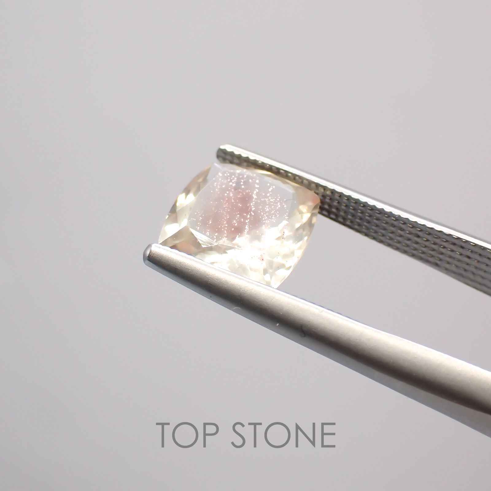 オレゴンサンストーン アメリカ産 ルース 1.85ct[210410537]8×7.9mm前後