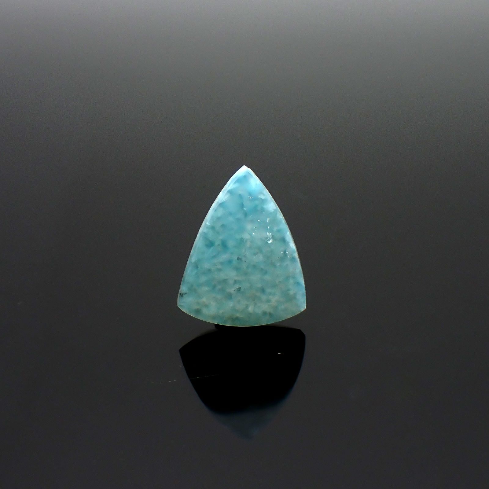 パライバクォーツ ブラジル産 13.73ct / 21.4x16.8mm前後 [260632503]