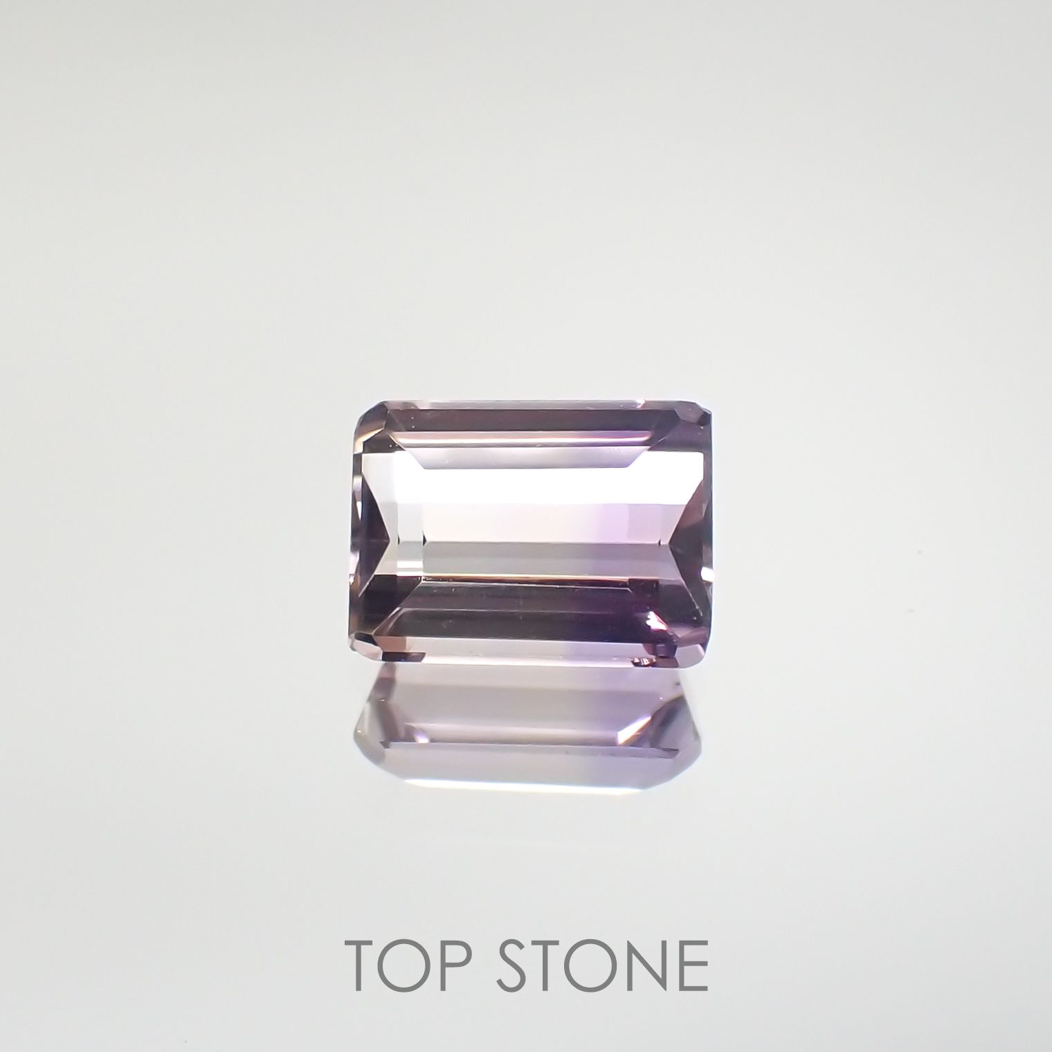 アワーグラスアメジスト(宝石名バイカラー・クォーツ) モロッコ産 1.11ct 識別済[210812320]7.2×5.2mm前後