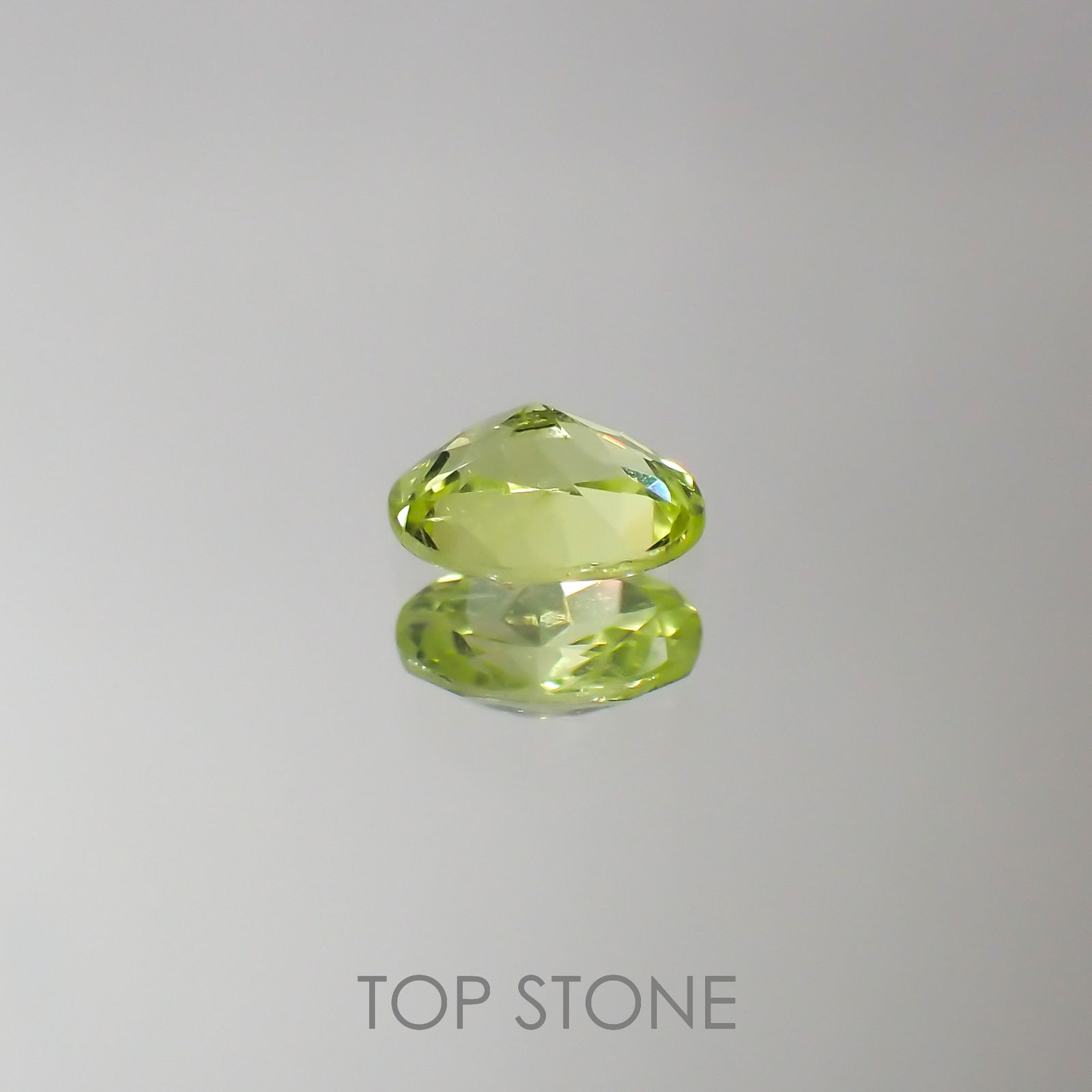 パロットクリソベリル(宝石名クリソベリル)インド産 0.41ct 識別済[220616419]5.6x3.8mm前後