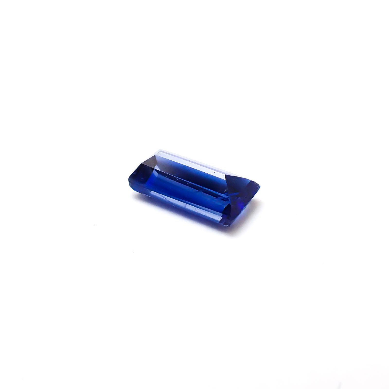 カイヤナイト ネパール産 2.14ct / 9.9x5.1mm前後 [260532277]