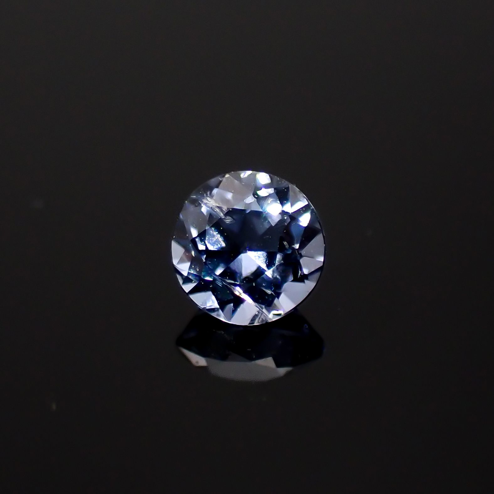 コバルトブルースピネル(宝石名ブルー・スピネル)タンザニア産 0.240ct ソ付(日独)[230622543]3.66x3.74mm前後