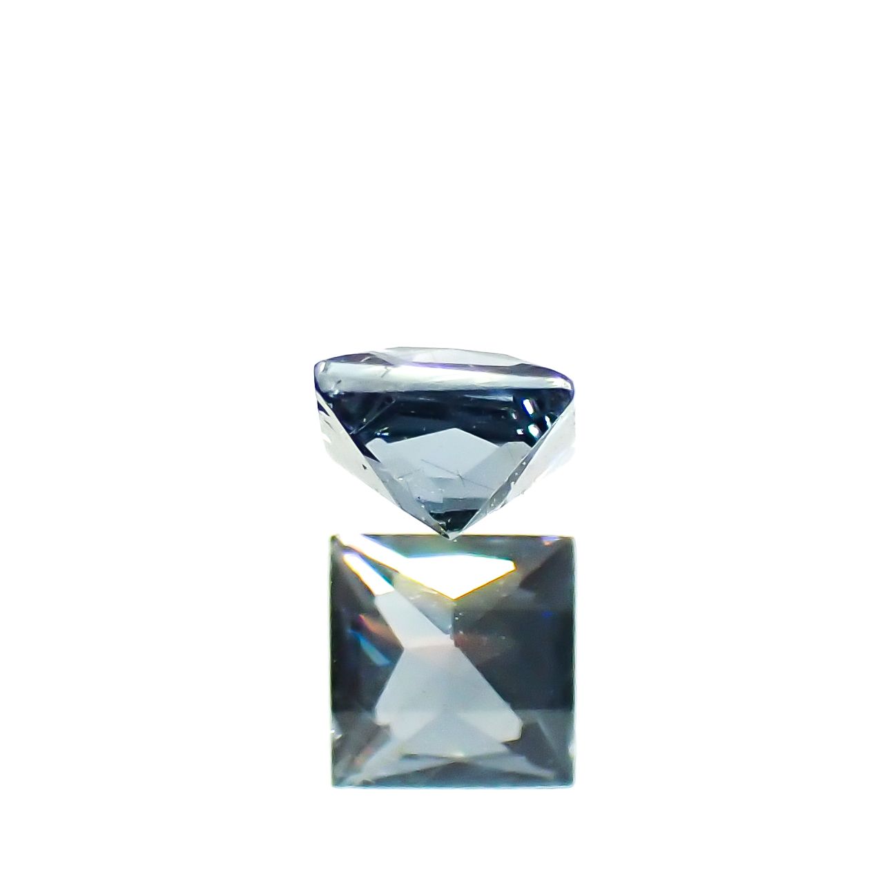 ◇プリンセスカット◇カラーチェンジガーネット アレキタイプ マダガスカル・ベキリー産 0.13ct[230522181]2.7x2.6mm前後