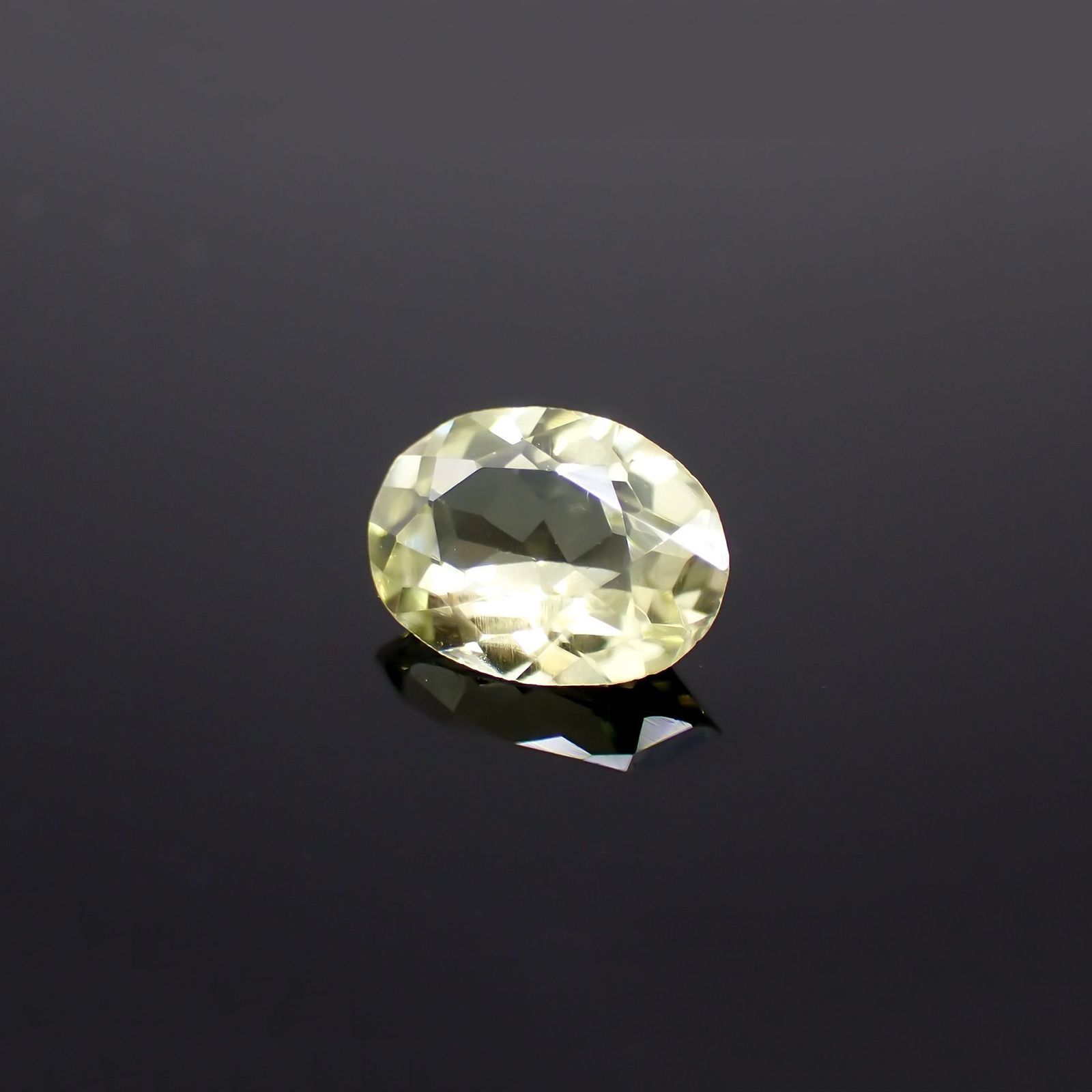 シリマナイト(宝石名シリマナイト)インド産 識別済 1.09ct / 7.9x5.9mm前後 [211113691]