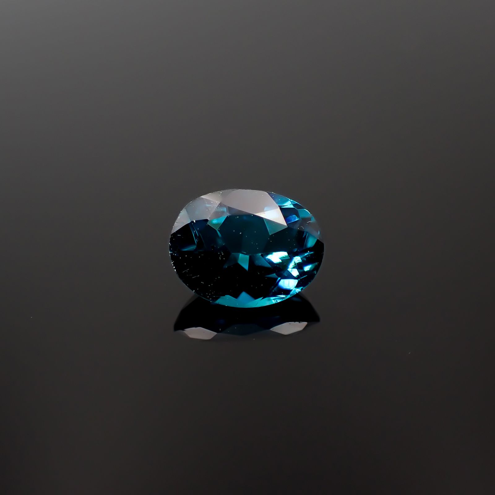 インディゴライト ブラジル産 0.65ct[240928943]6.3x4.8mm前後