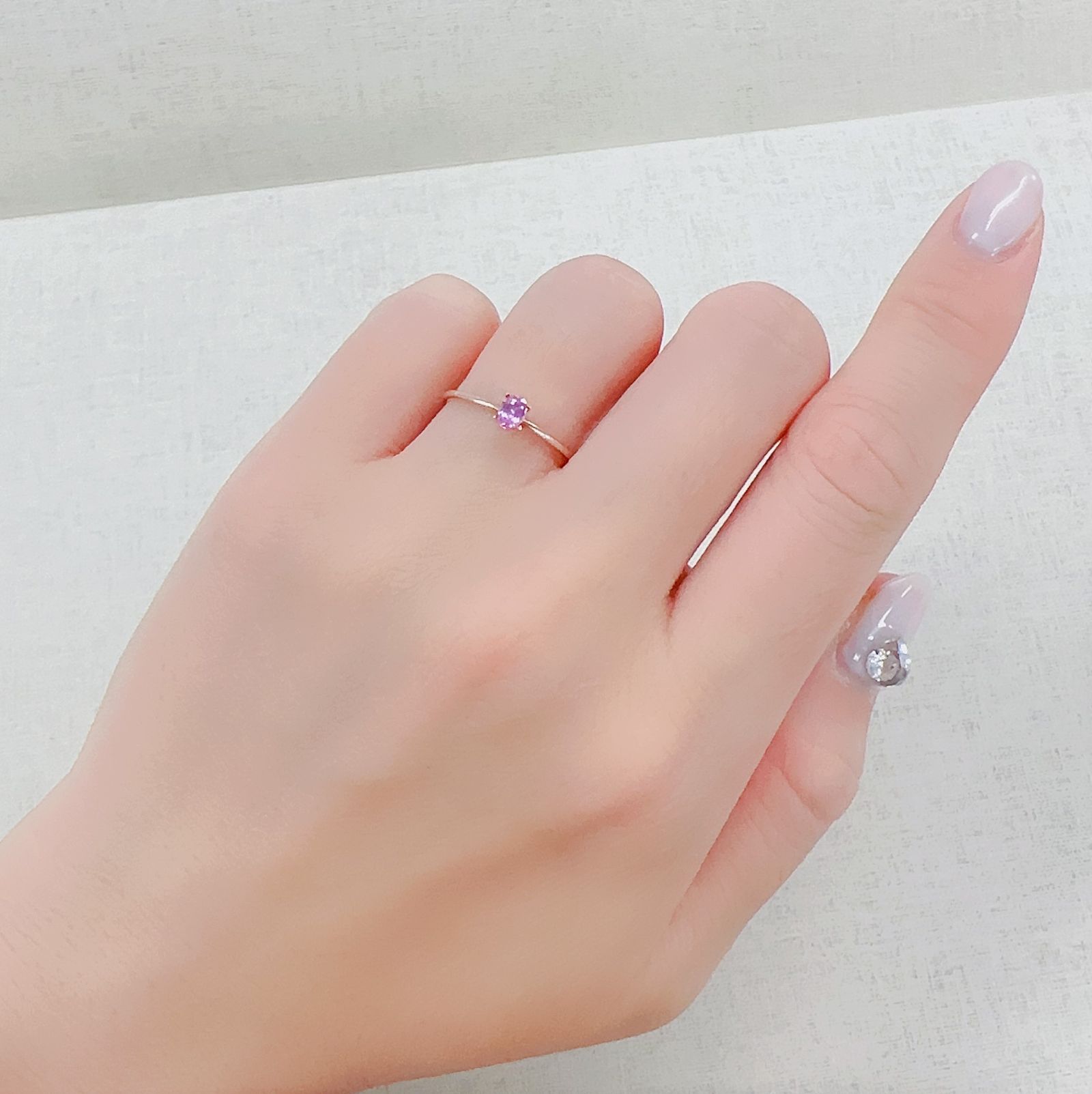 ネオンピンクサファイア スリランカ産 0.18ct[230421525]3.9x2.9mm前後