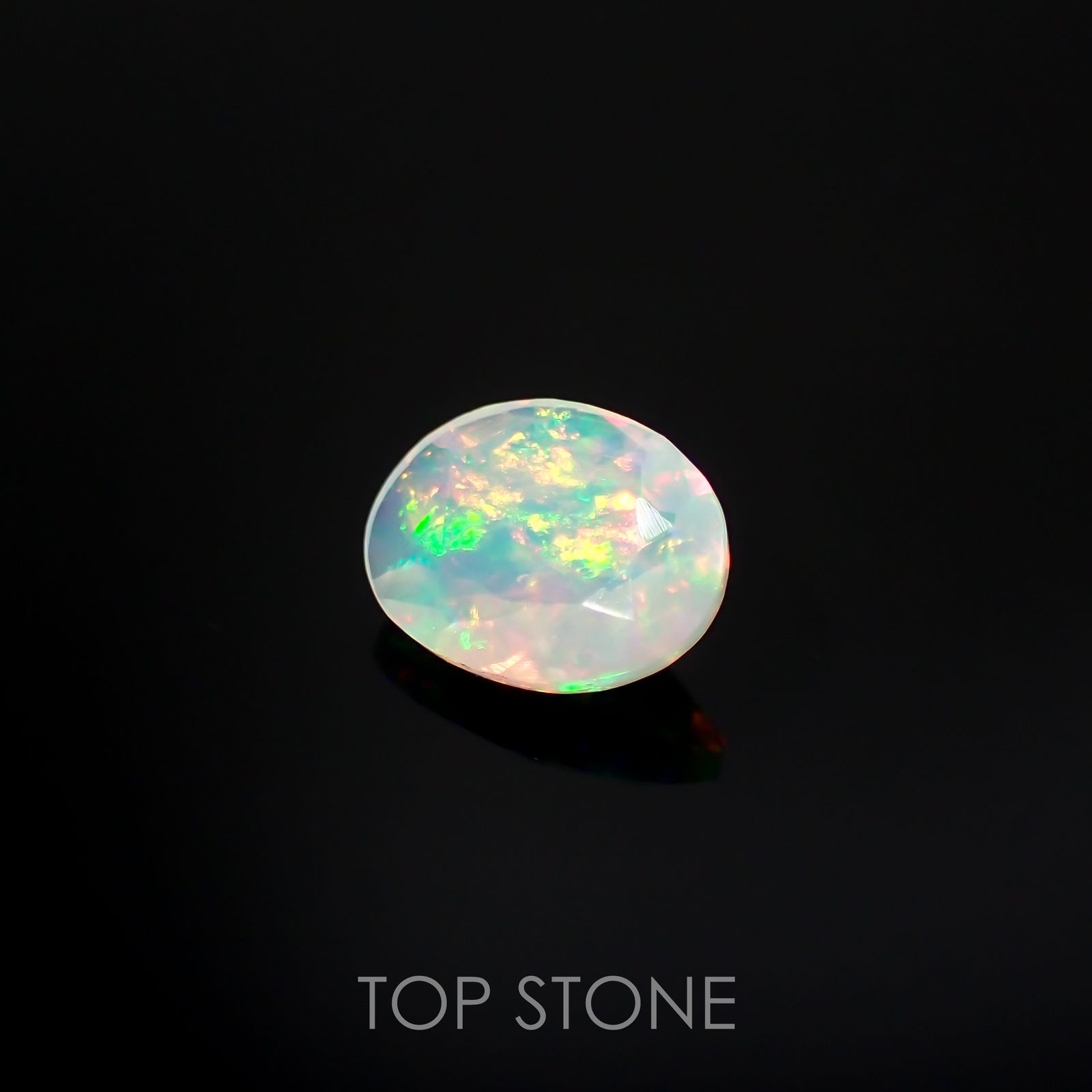 エチオピアオパール(宝石名オパール)エチオピア産 0.62ct 識別済[220114788]8x6mm前後