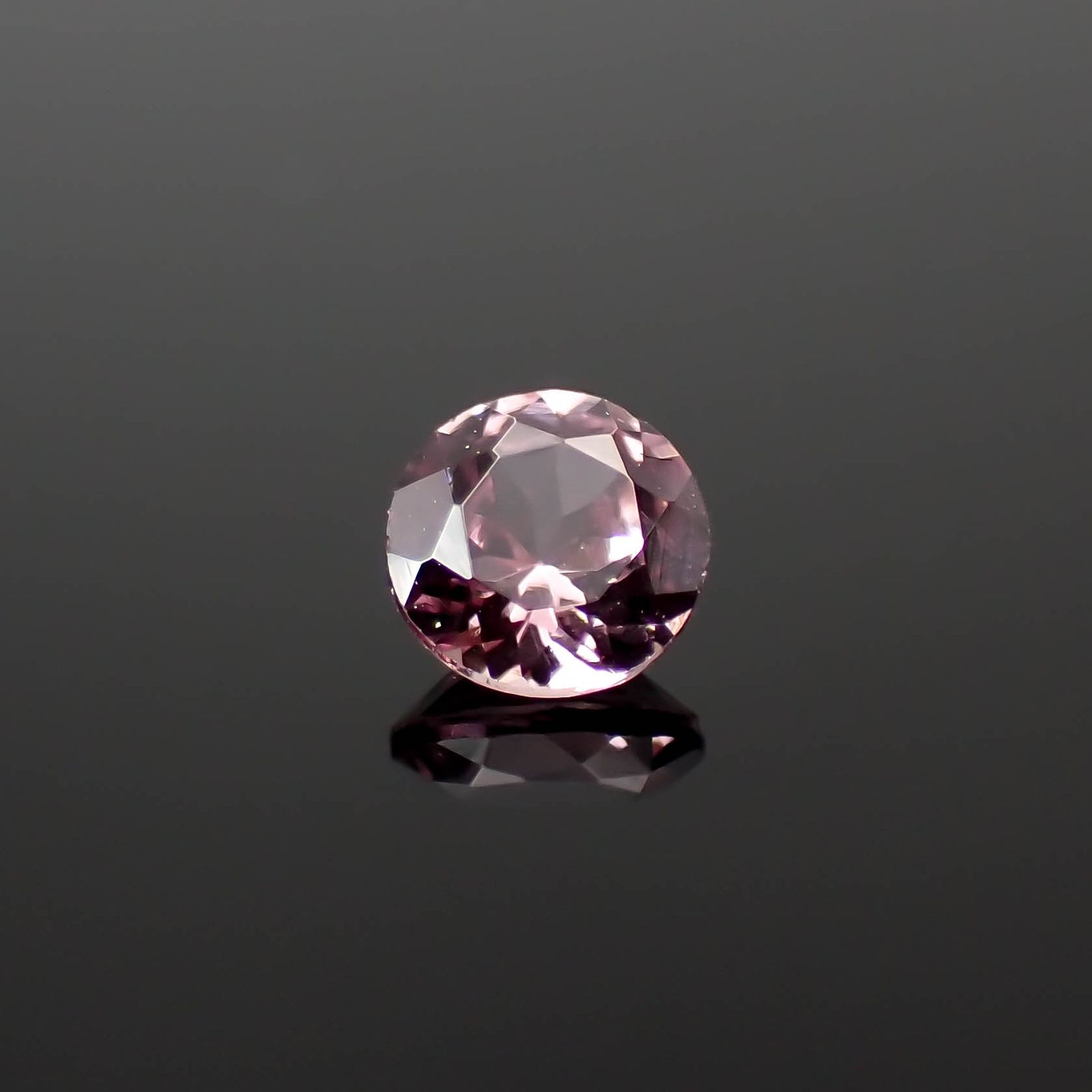 ドラゴンガーネット タンザニア産 0.34ct[240427284]4x4mm前後