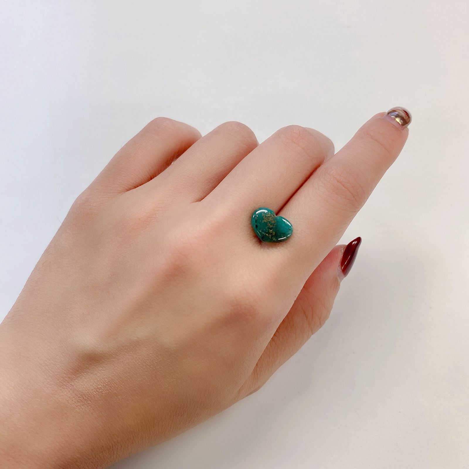 パイライトインエメラルド(宝石名パイライトインエメラルド) コロンビア・チボール鉱山産 2.544ct 彩珠鑑付[210711512]8.6×12mm前後