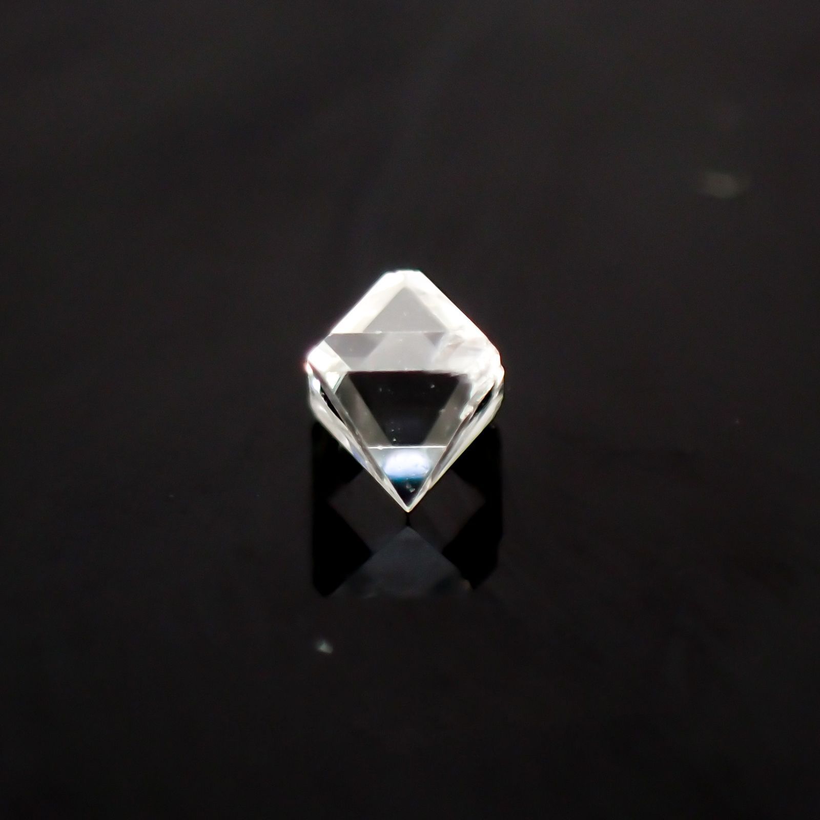 ソーヤブルダイヤモンド 原石 ロシア産 ルース 0.073ct[210410553]2.7×2.5mm前後