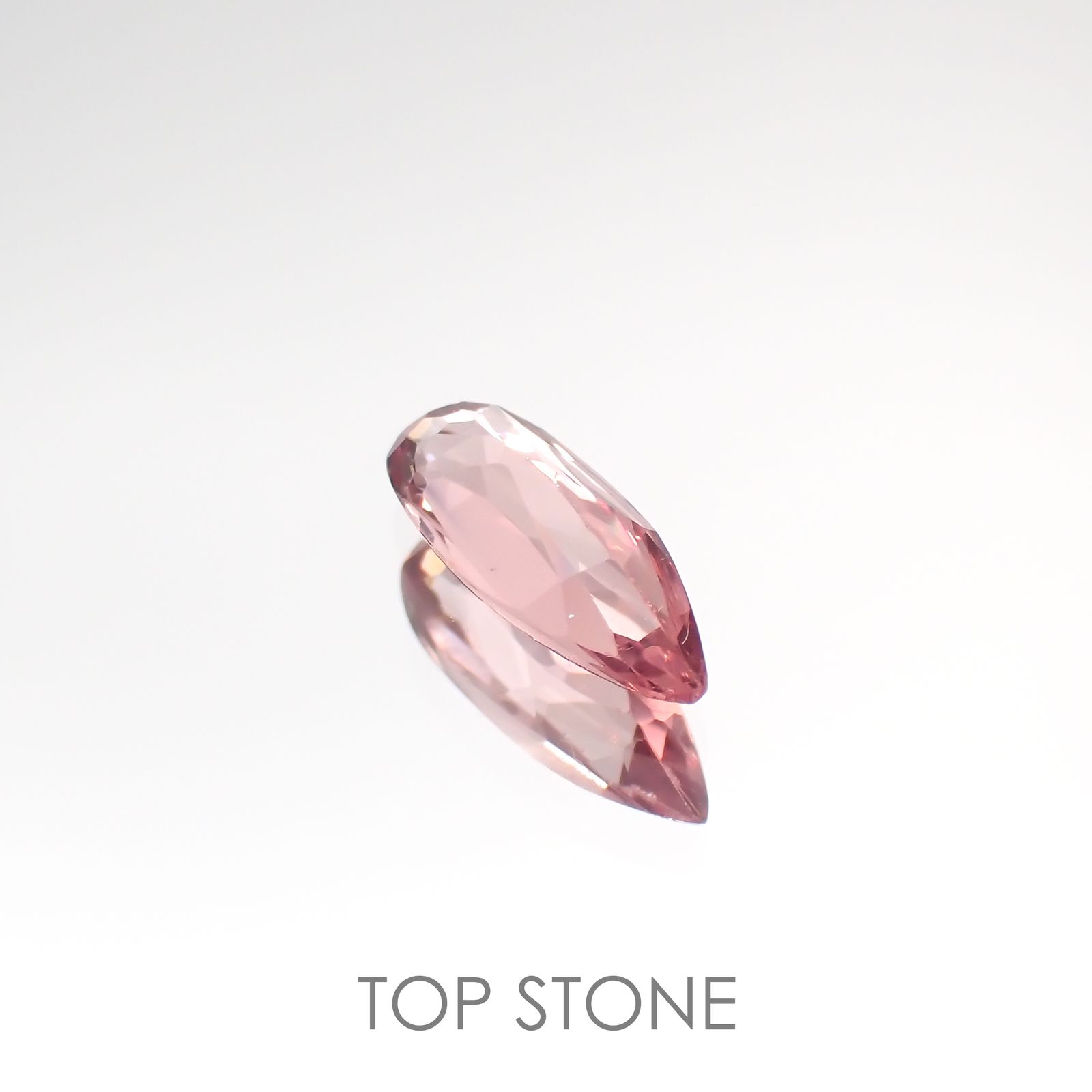 ピンクアパタイト(宝石名アパタイト) ブラジル産 0.80ct 識別済[210812460]9.7×3.9mm前後