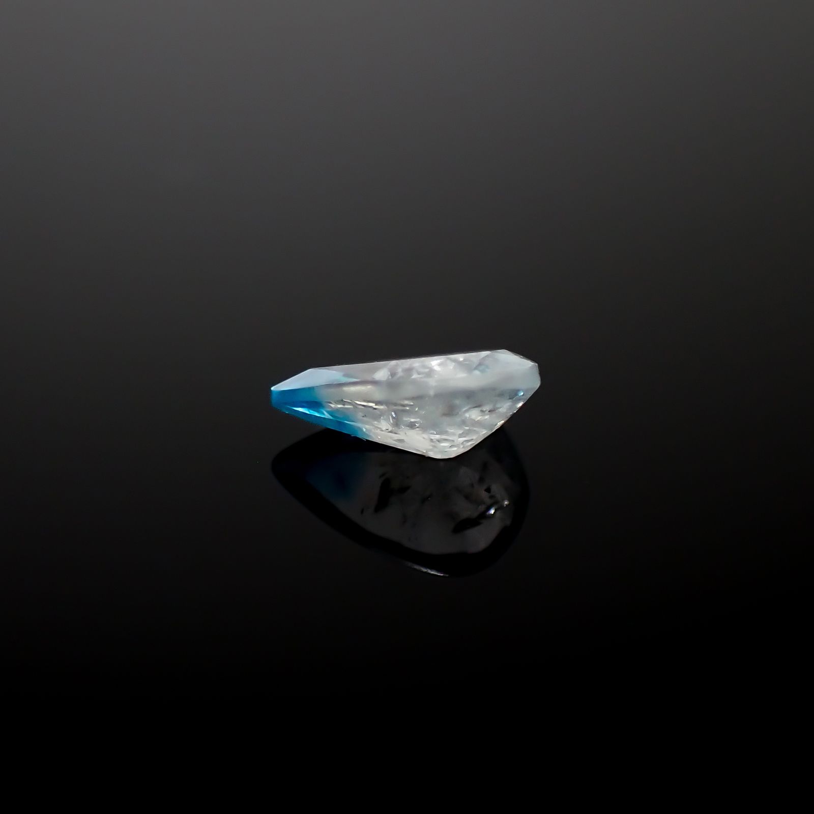 ユークレース(宝石名ユークレース)ジンバブエ産 0.23ct 識別済[241029230]5.3x3.6mm前後