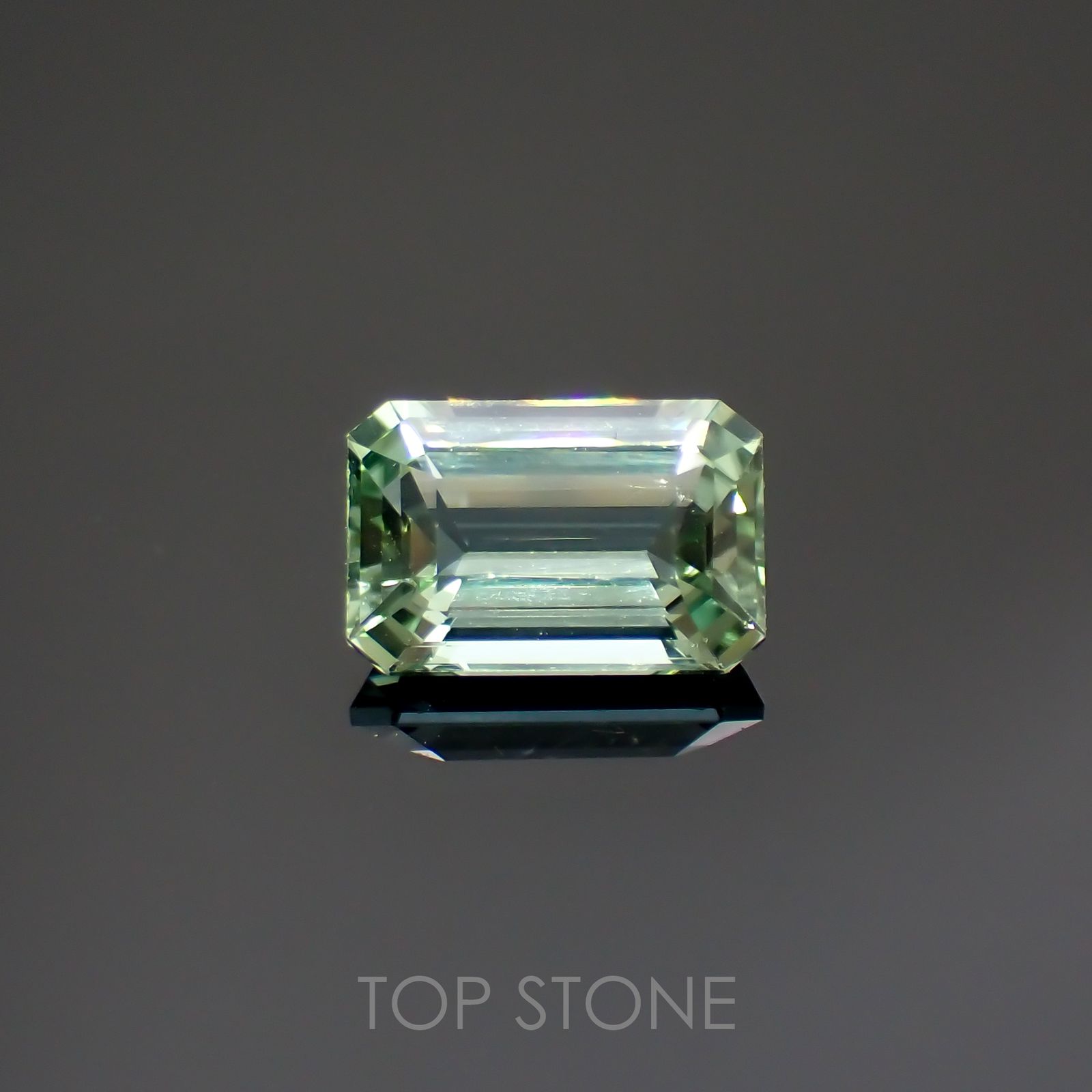 ミントトルマリン(宝石名グリーン・トルマリン) ルワンダ産 1.447ct ソ付(彩珠)[211013632]8.3×5.6mm前後