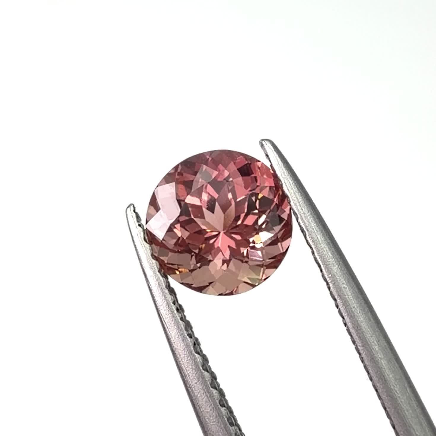 インペリアルピンクトパーズ(宝石名ピンク・トパーズ/別名インペリアル