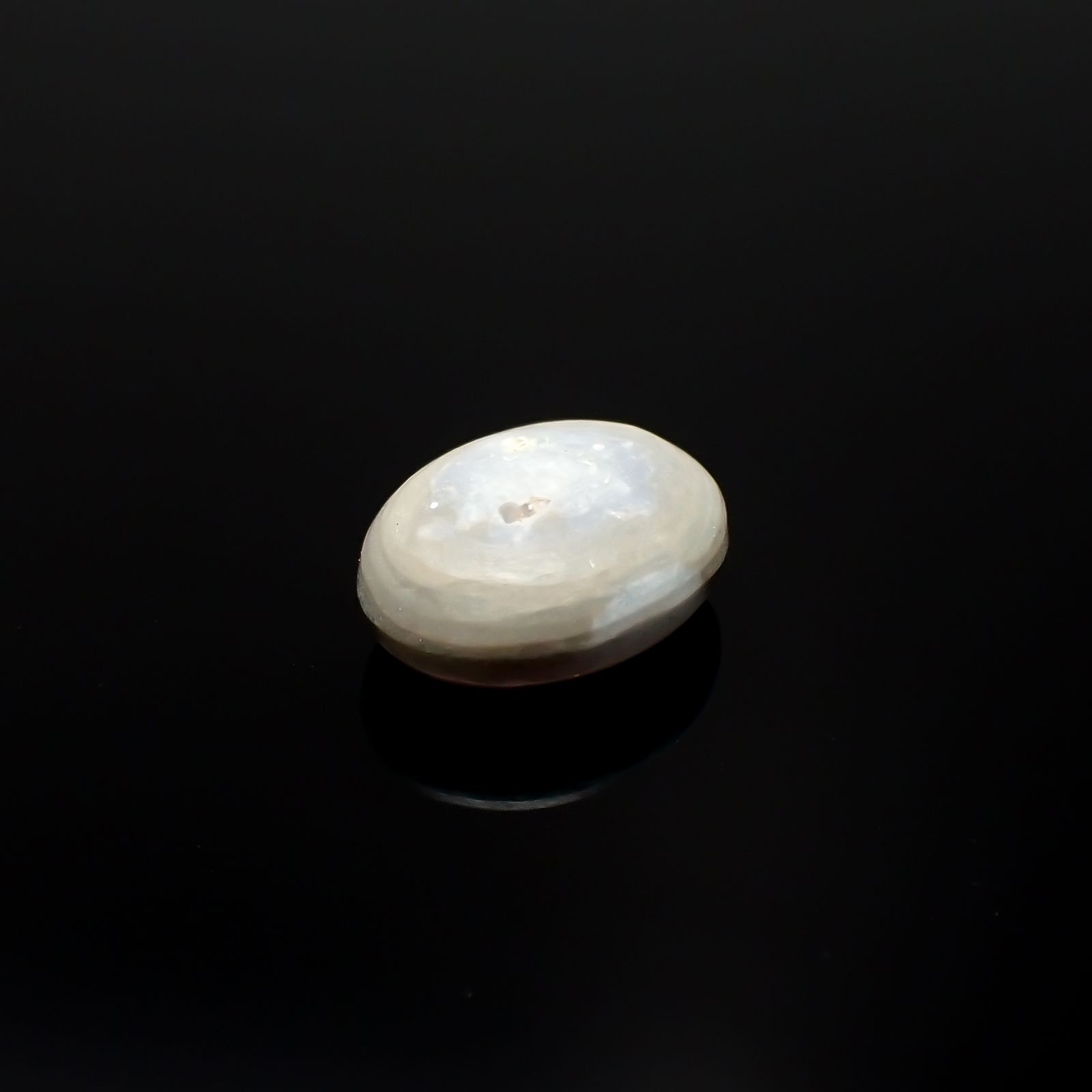 ブラックオパール(宝石名ブラック・オパール)オーストラリア産 1.371ct ソ付(彩珠)[231023700]8.8x6.7mm前後