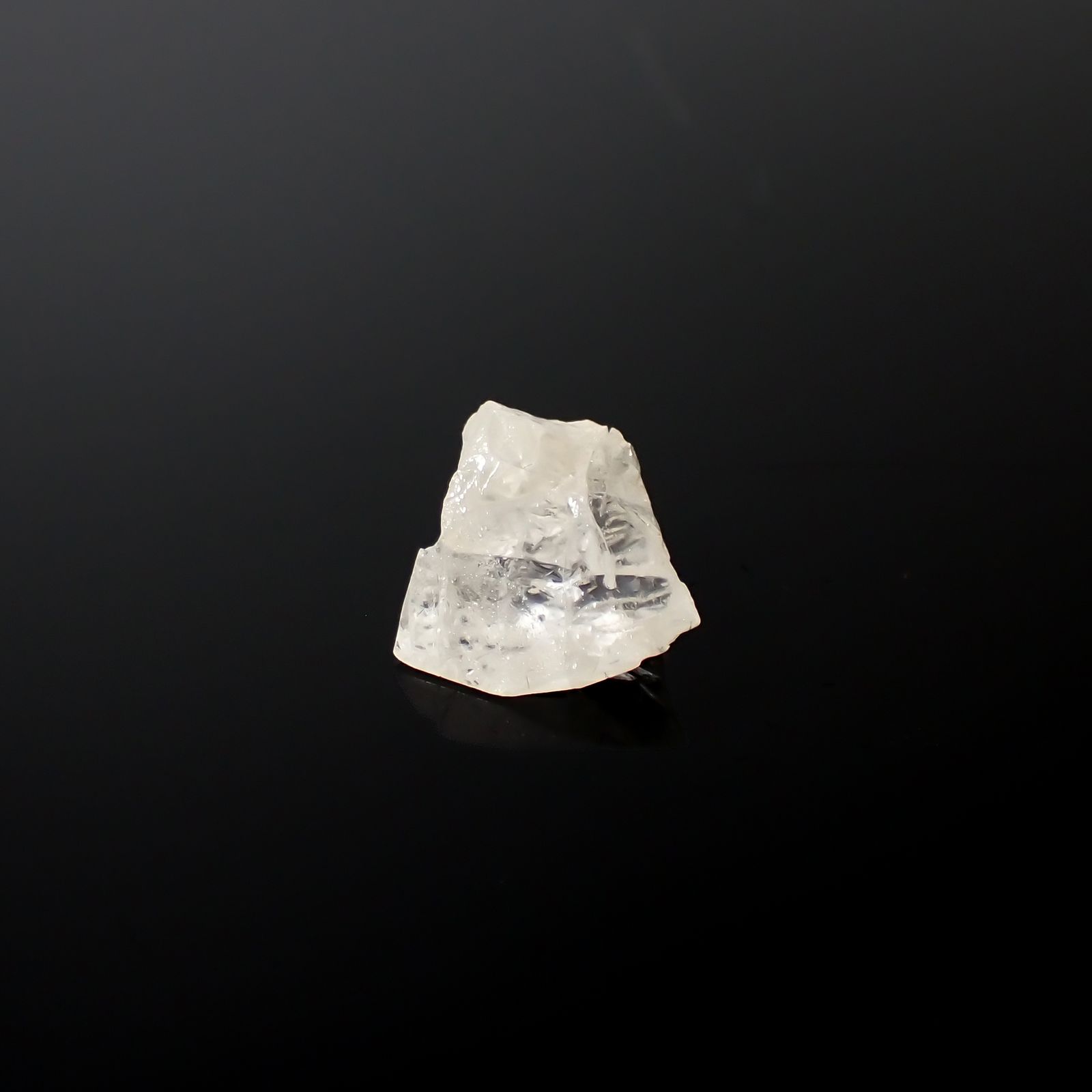 フェナカイト 原石 ウクライナ産 7.19ct[240326815]13.8x12.3mm前後