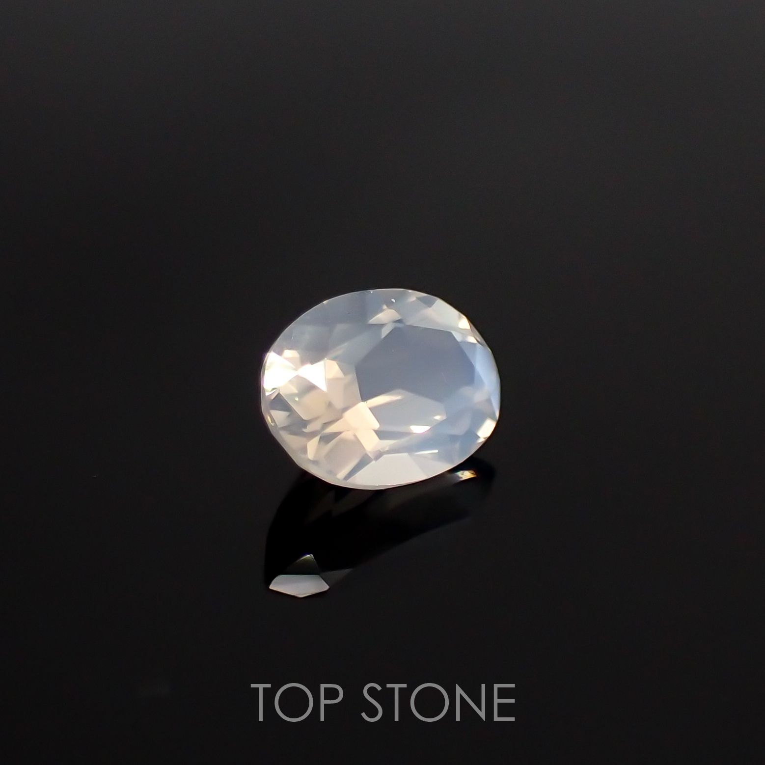 ムーンストーン インド・スリランカ産 ルース 0.73ct[210611348]7.1×5.1mm前後