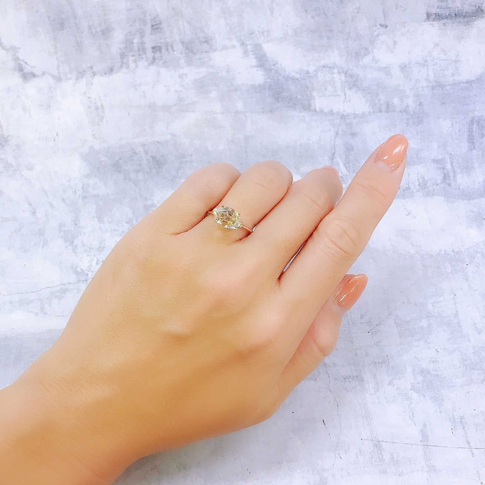 オイルインクォーツ 原石 パキスタン産 2.77ct[220917685]11x8.6mm前後