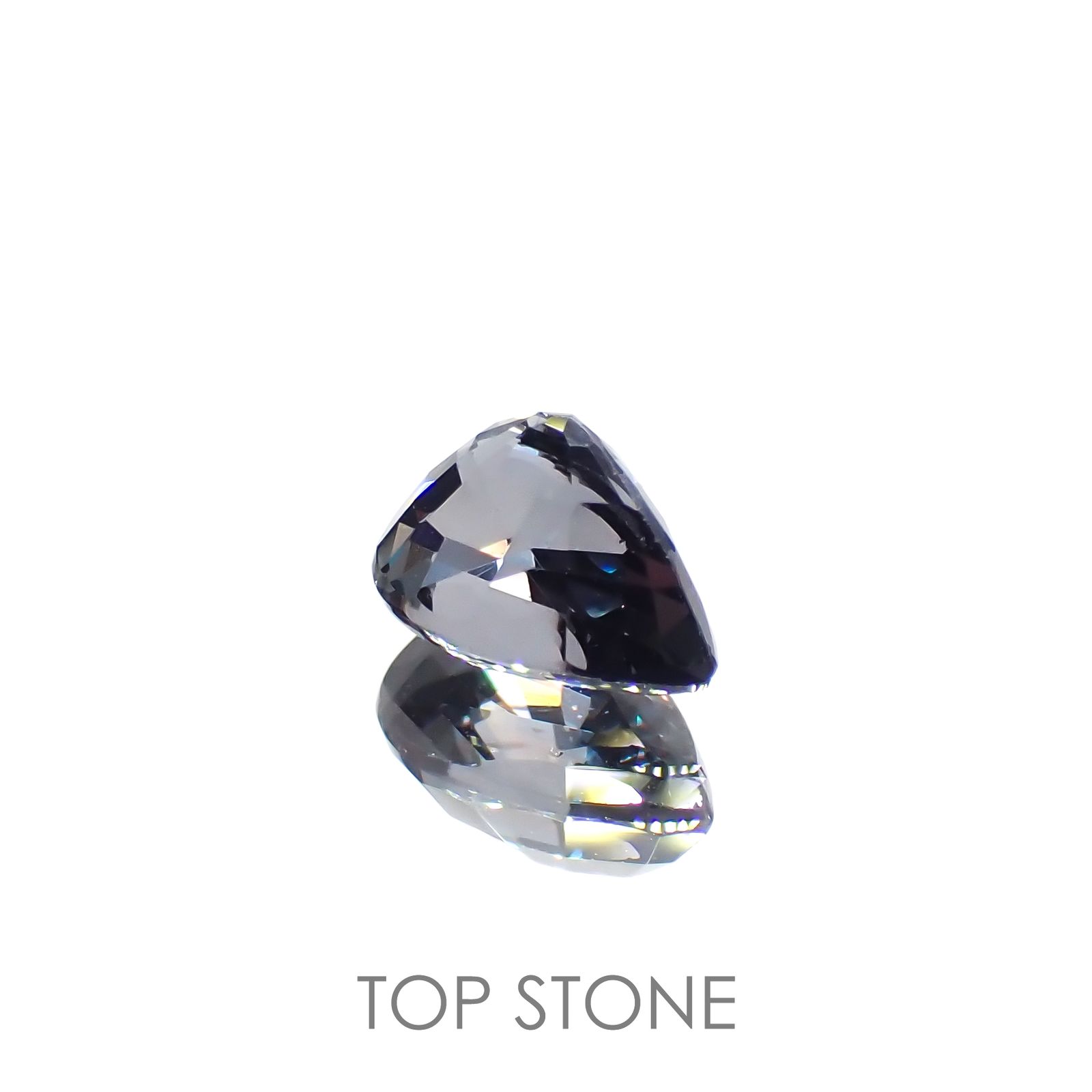 カラーチェンジガーネット アレキタイプ(宝石名ガーネット)マダガスカル・ベキリー産 0.69ct 識別済[220716954]6x4.1mm前後