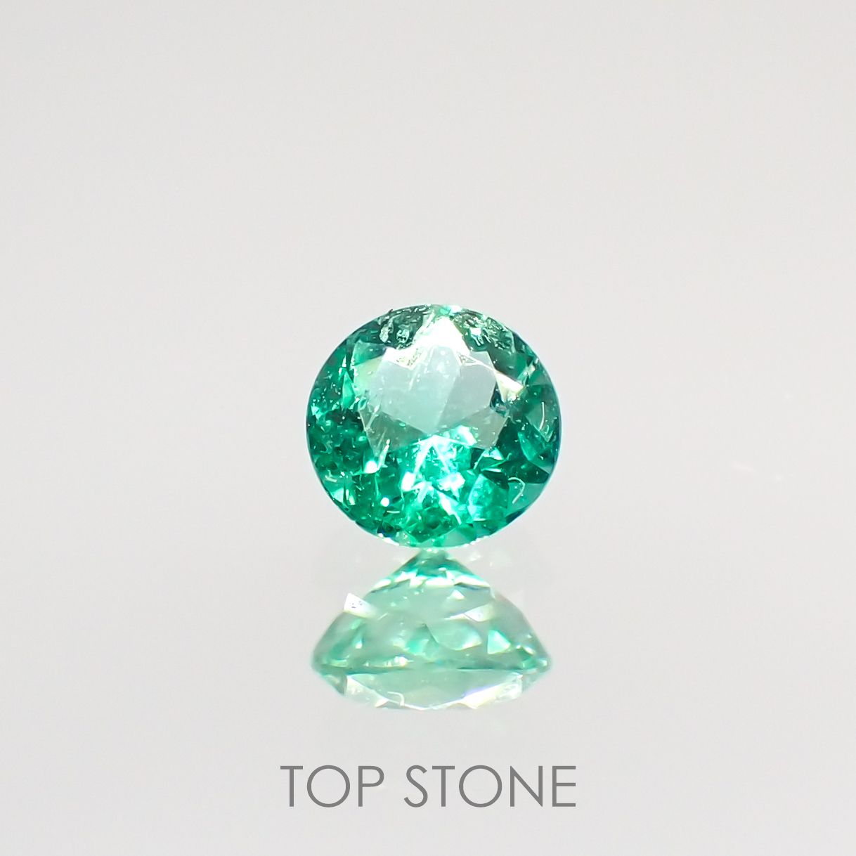 エメラルド(宝石名エメラルド) コロンビア産 0.18ct 識別済[210913160]3.7×3.7mm前後
