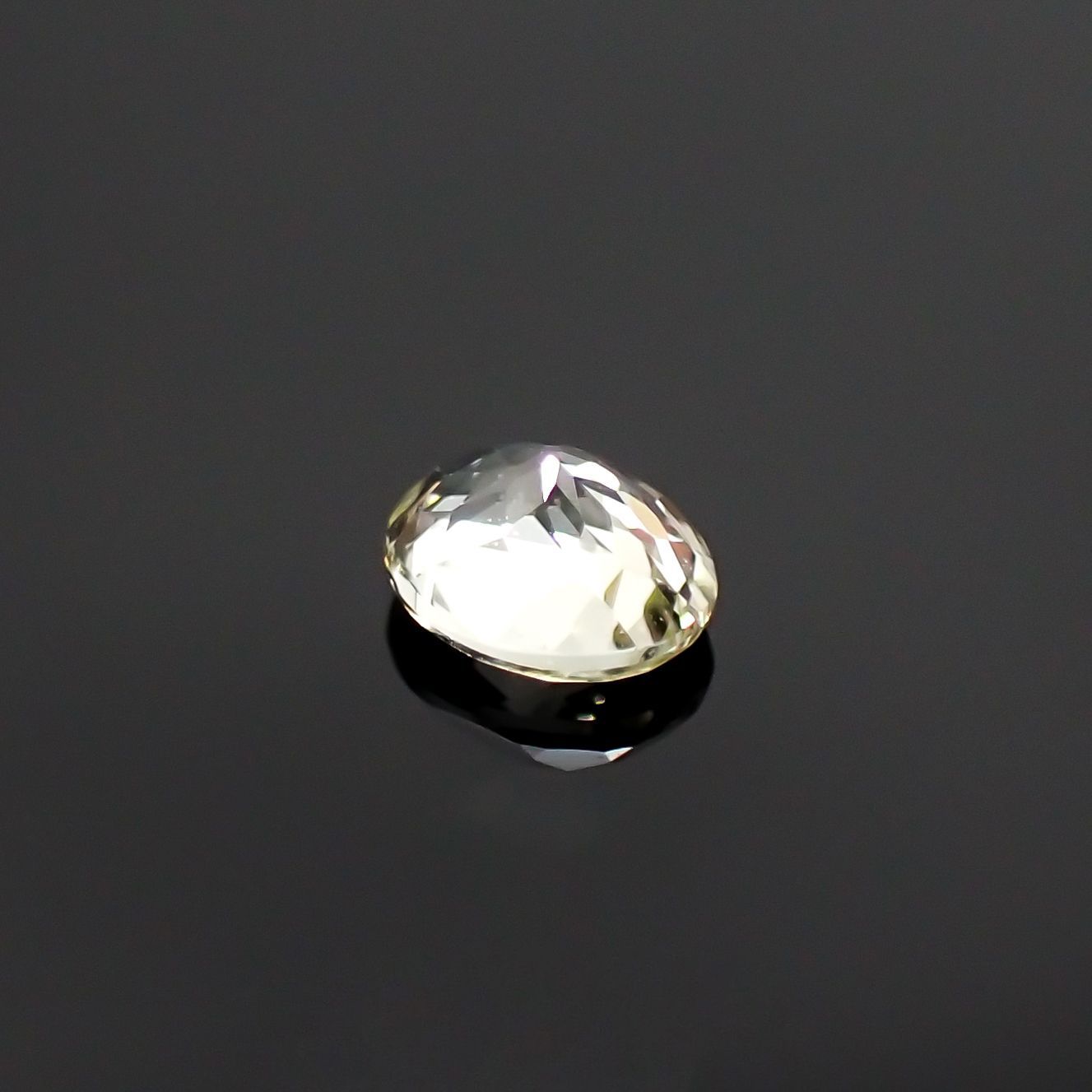 リューコガーネット(宝石名ホワイト グロッシュラー・ガーネット) ビルマ産 0.32ct 識別済[210711541]4.5×3.7mm前後